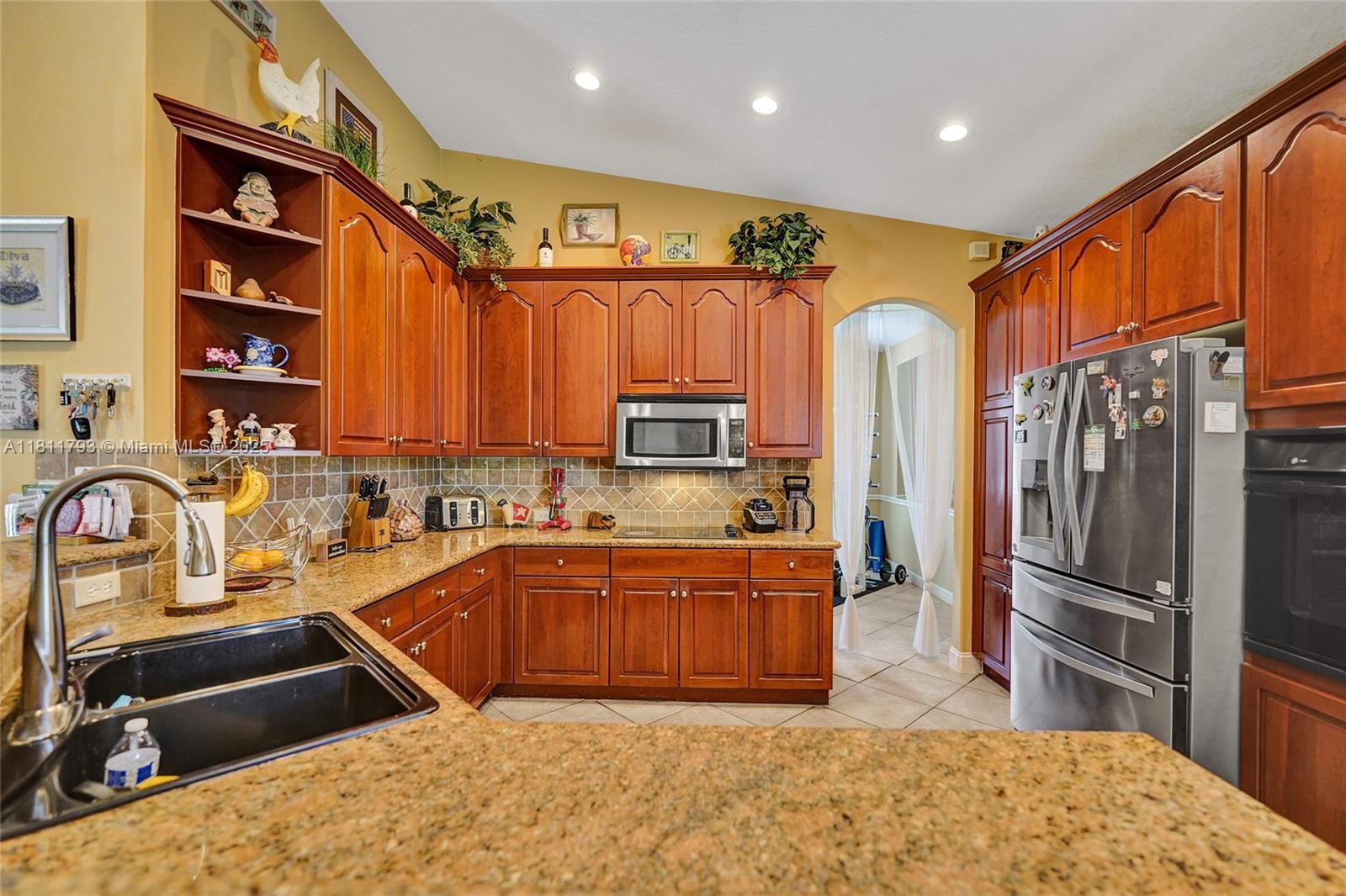 14520 SW 37th St, Miramar, Florida image 33