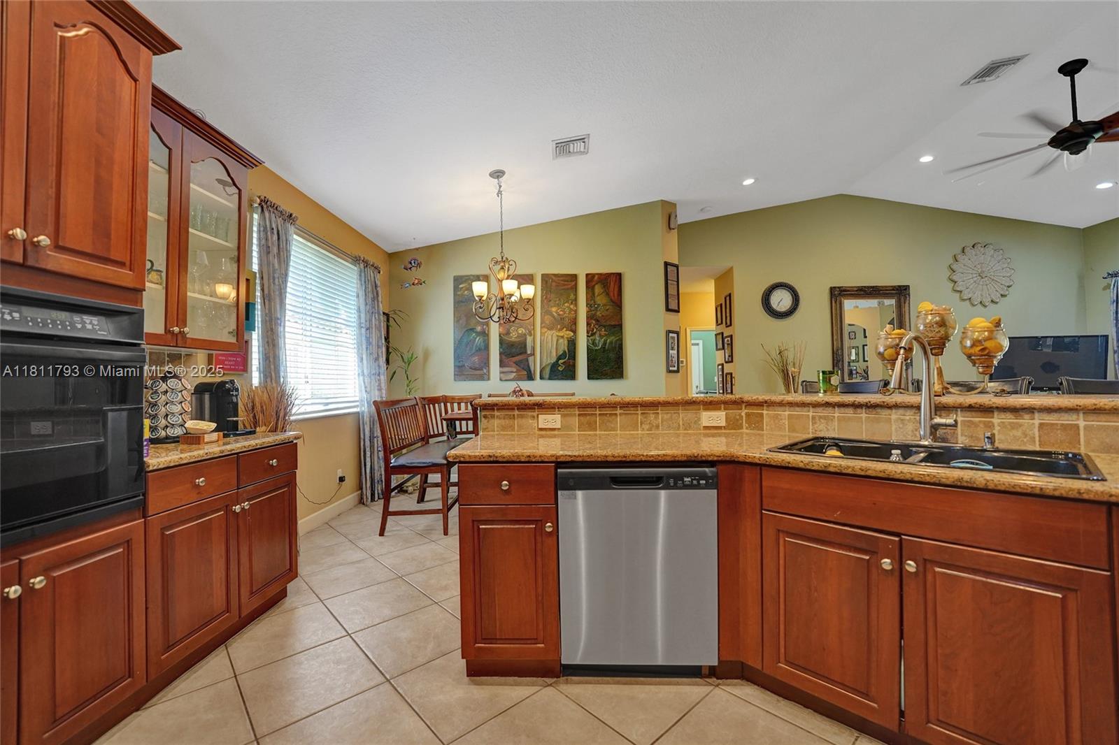 14520 SW 37th St, Miramar, Florida image 37