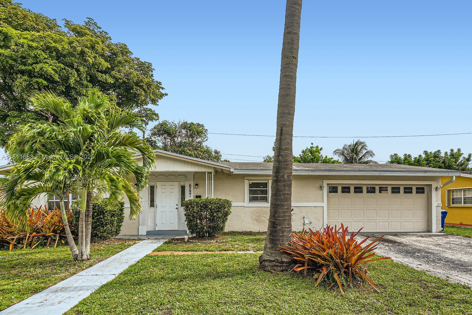 6221 NW 17th St, Sunrise, Florida image 1