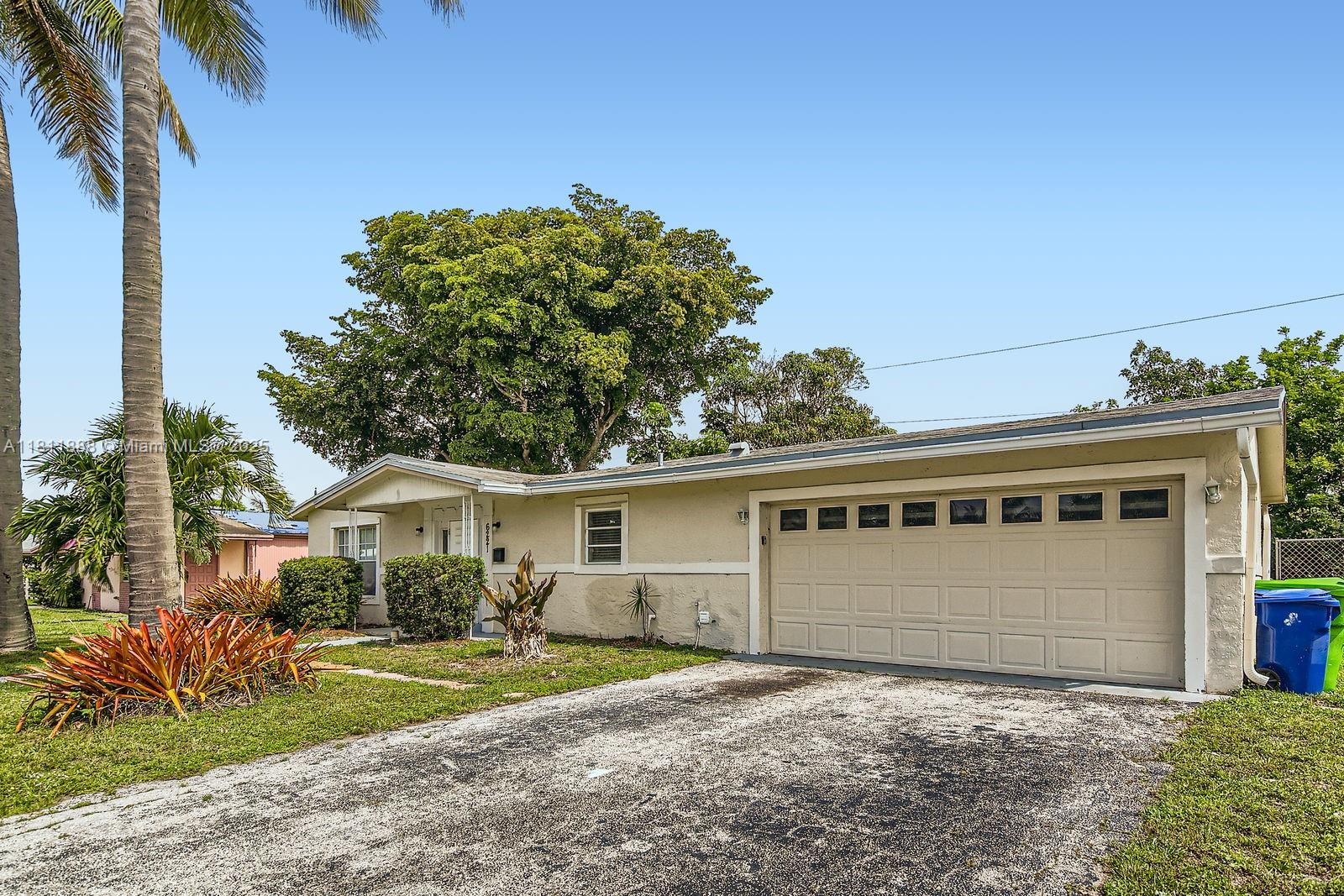 6221 NW 17th St, Sunrise, Florida image 2