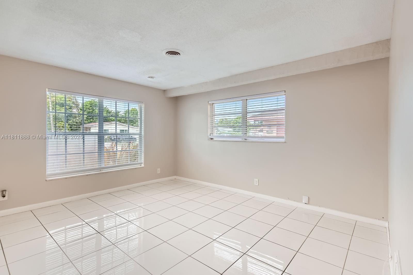 6221 NW 17th St, Sunrise, Florida image 8