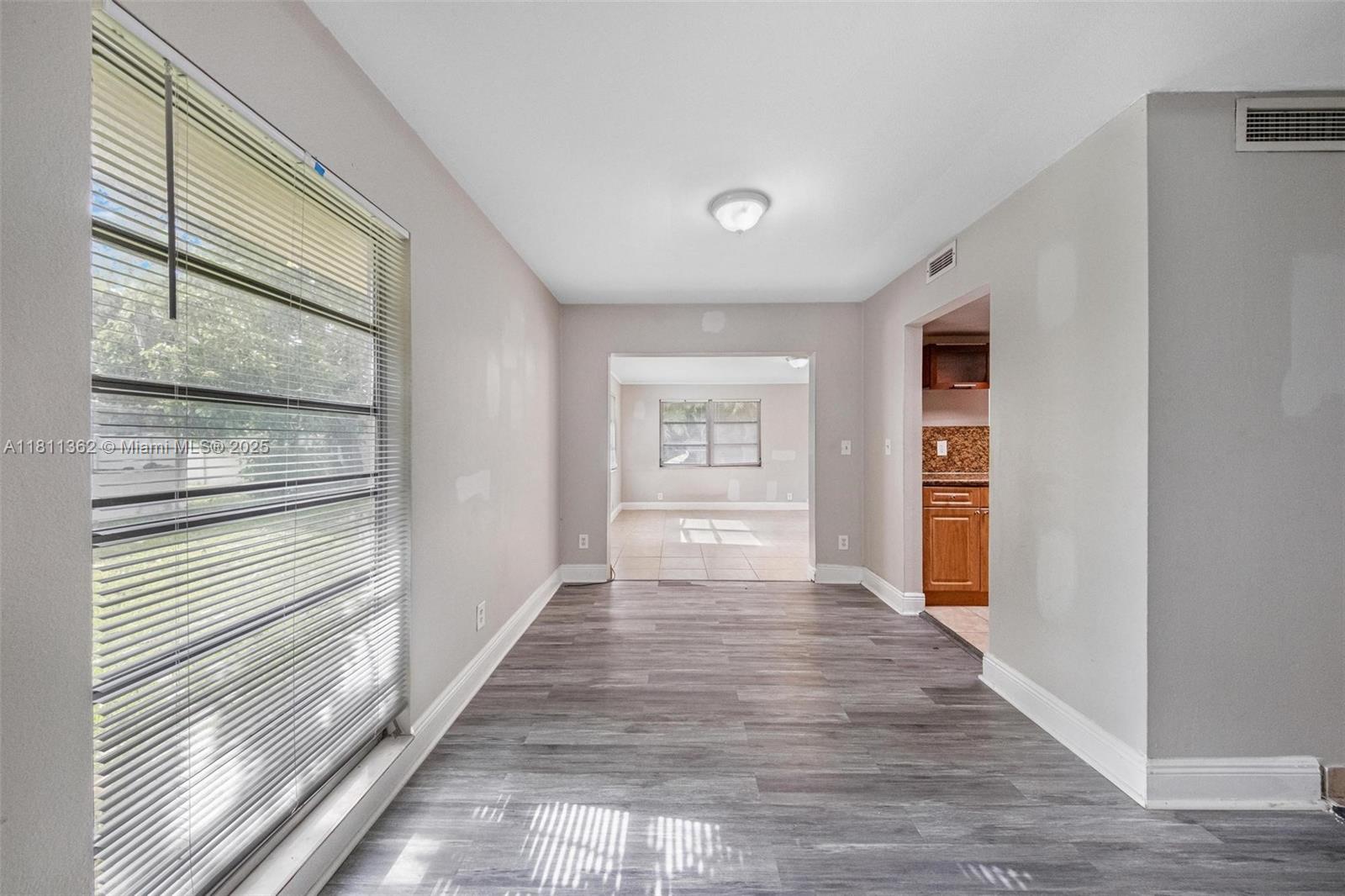 7019 NW 63rd St, Tamarac, Florida image 17