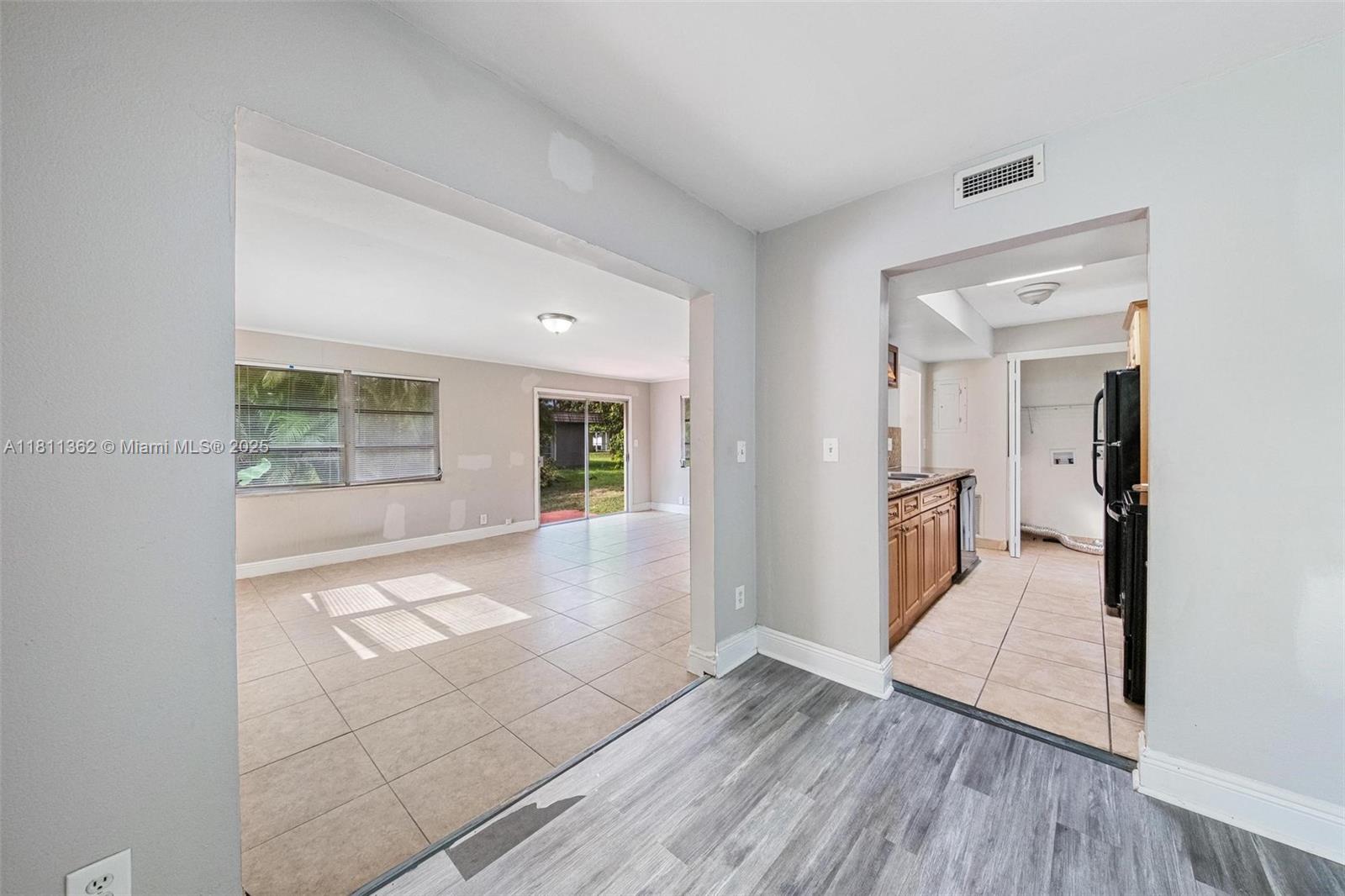 7019 NW 63rd St, Tamarac, Florida image 18