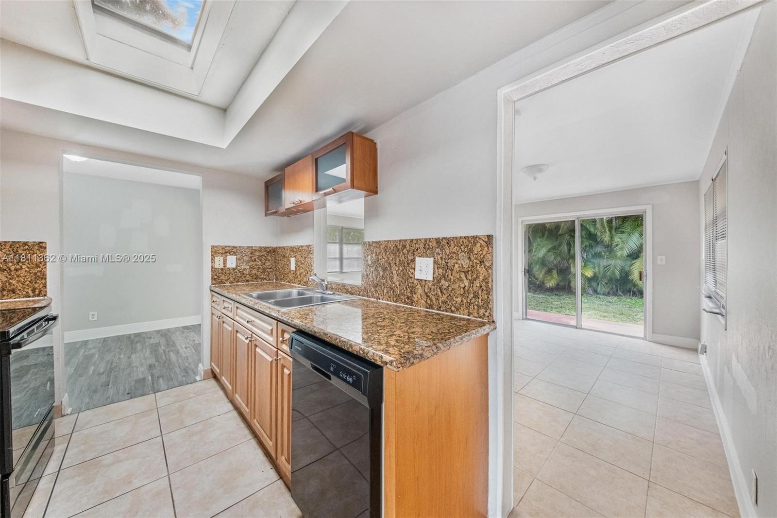 7019 NW 63rd St, Tamarac, Florida image 22