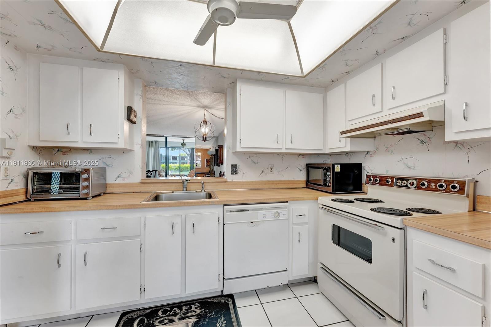 7355 NW 18th St #106, Margate, Florida image 3