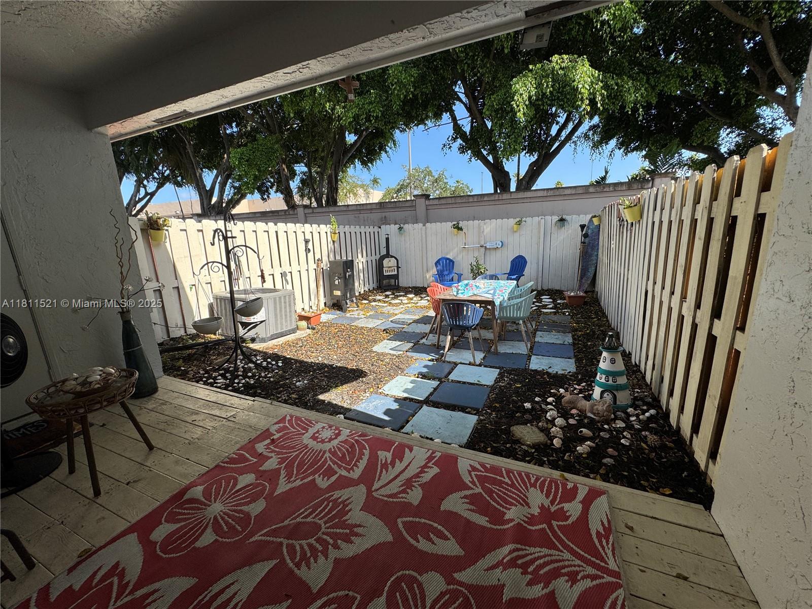 10428 NW 3rd St, Pembroke Pines, Florida image 3
