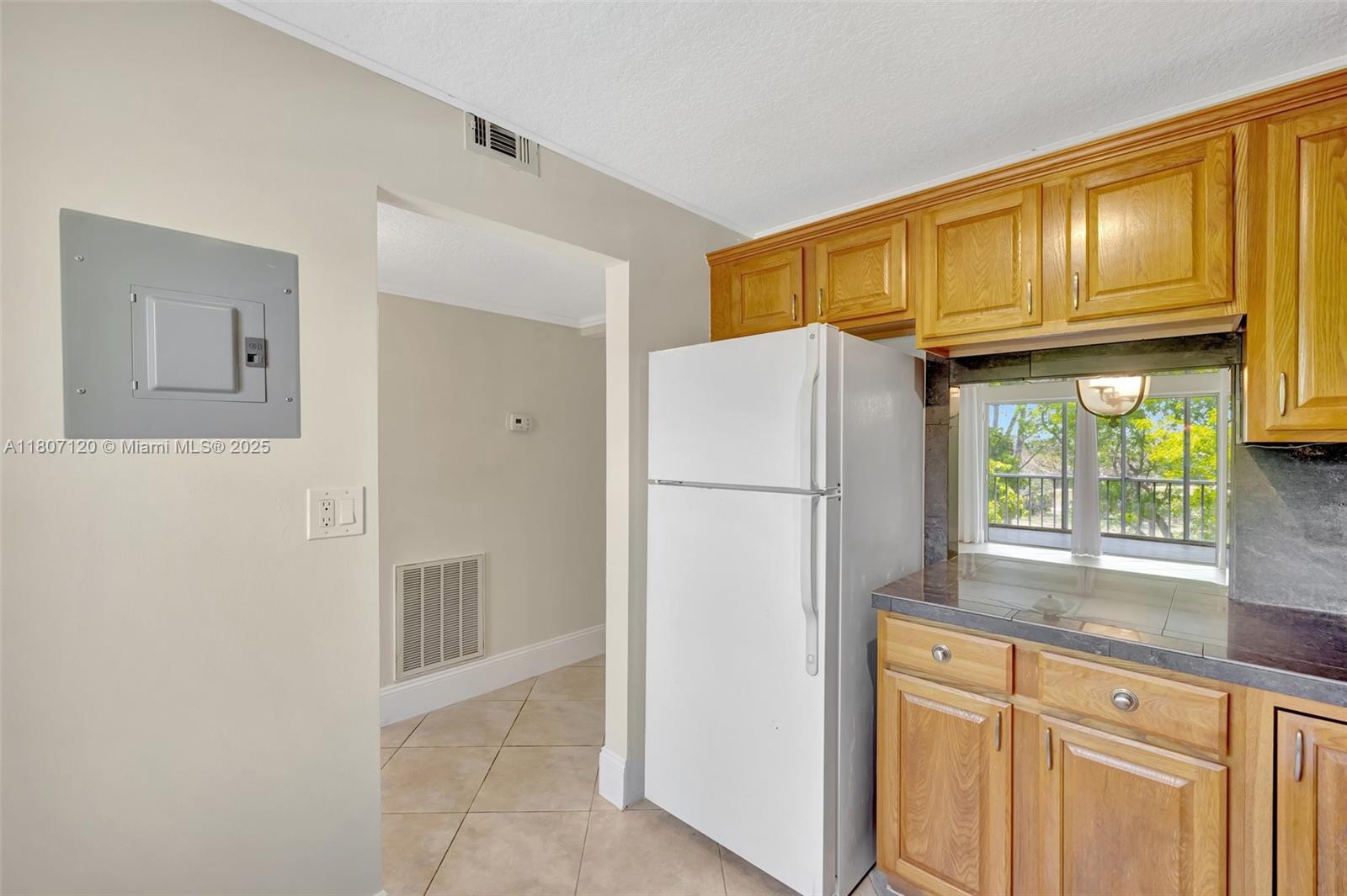 1055 Country Club Dr #406, Margate, Florida image 18