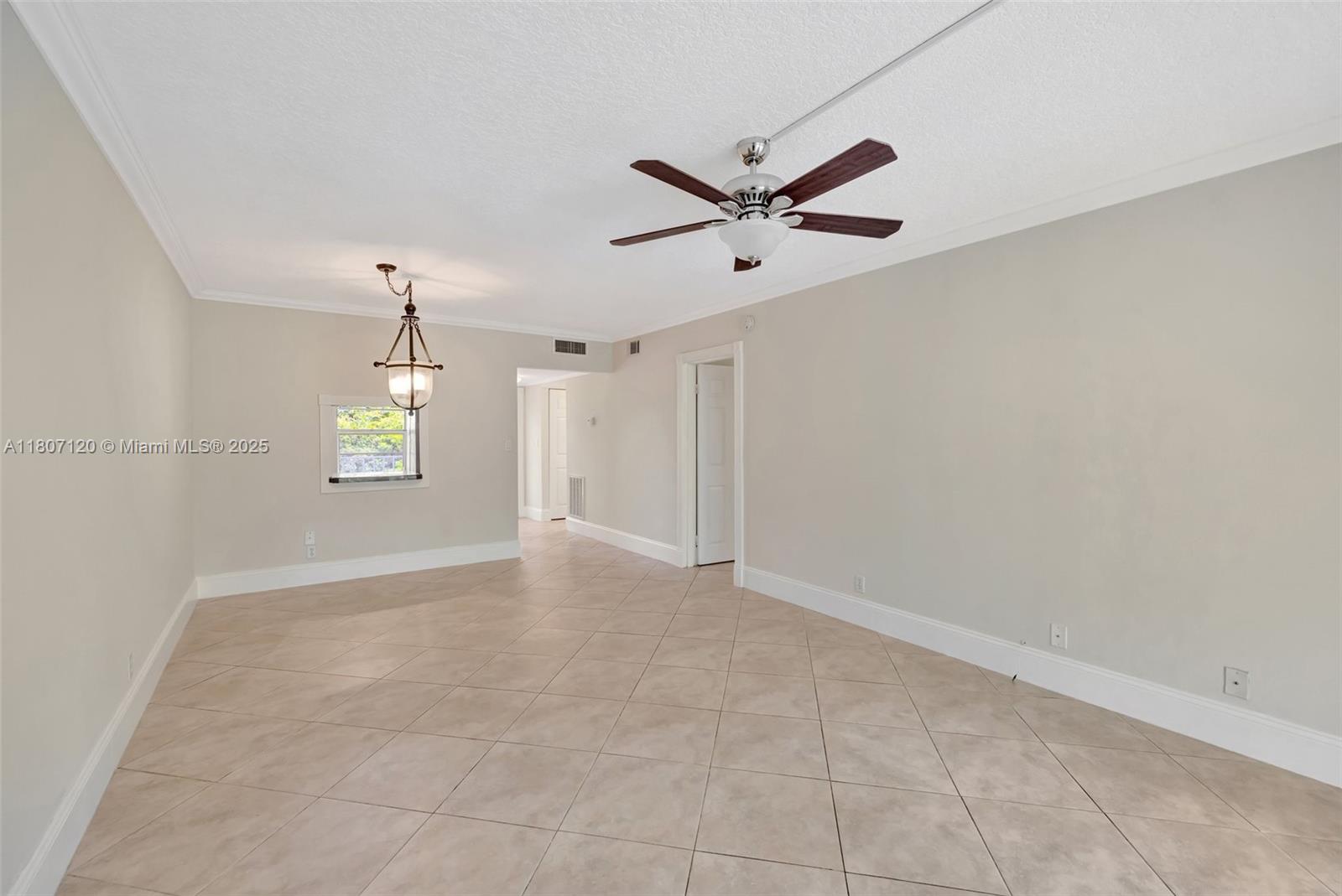 1055 Country Club Dr #406, Margate, Florida image 8