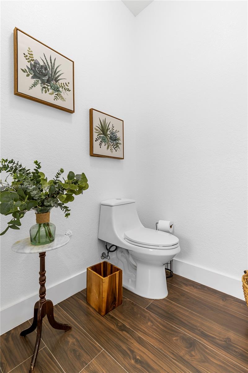 8887 NW 139th Ter, Miami Lakes, Florida image 33