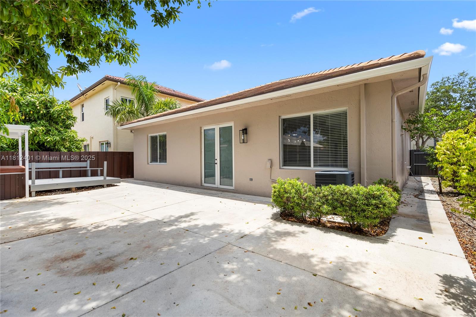 8887 NW 139th Ter, Miami Lakes, Florida image 46