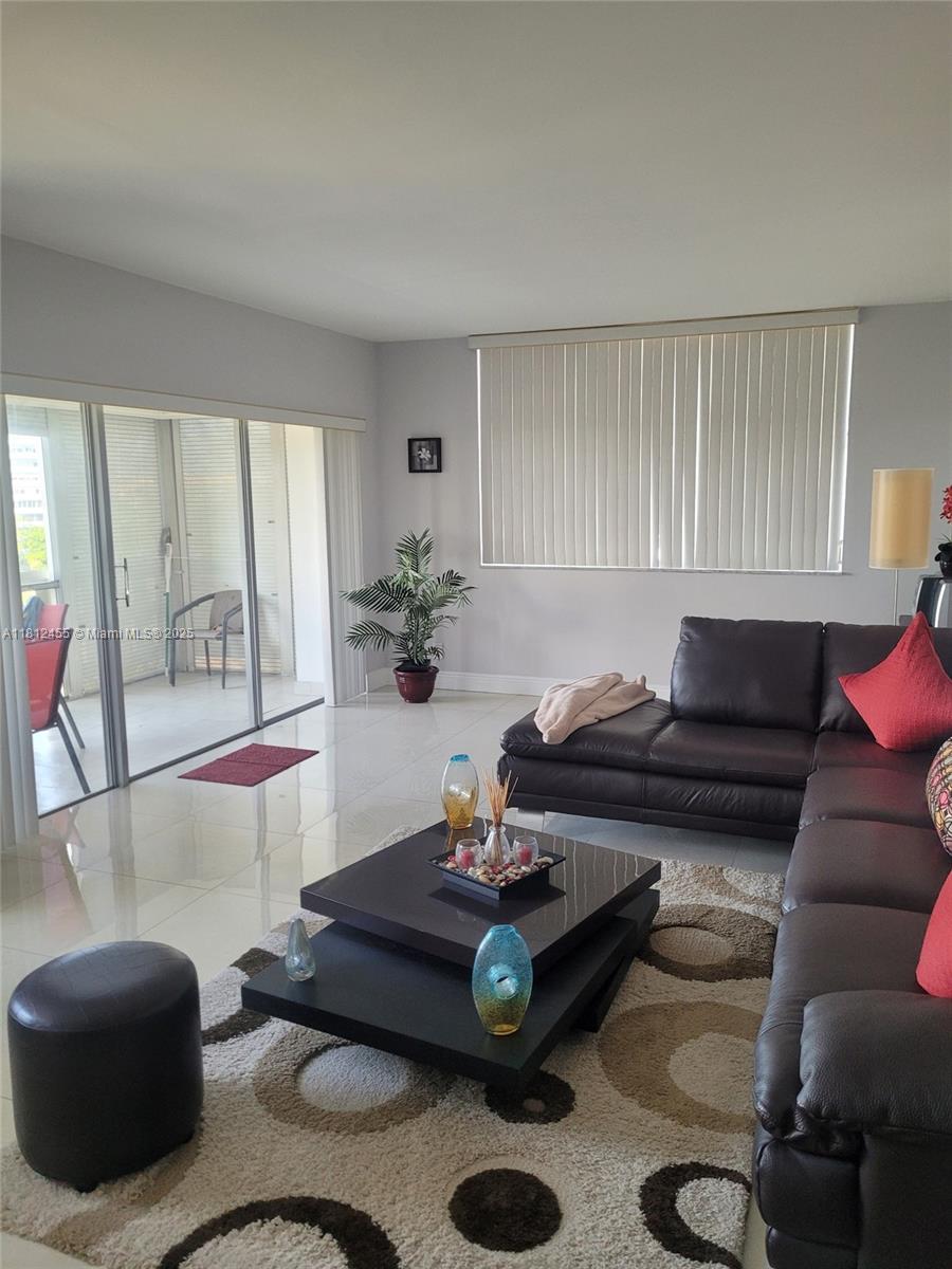 4330 Hillcrest Dr #619, Hollywood, Florida image 11