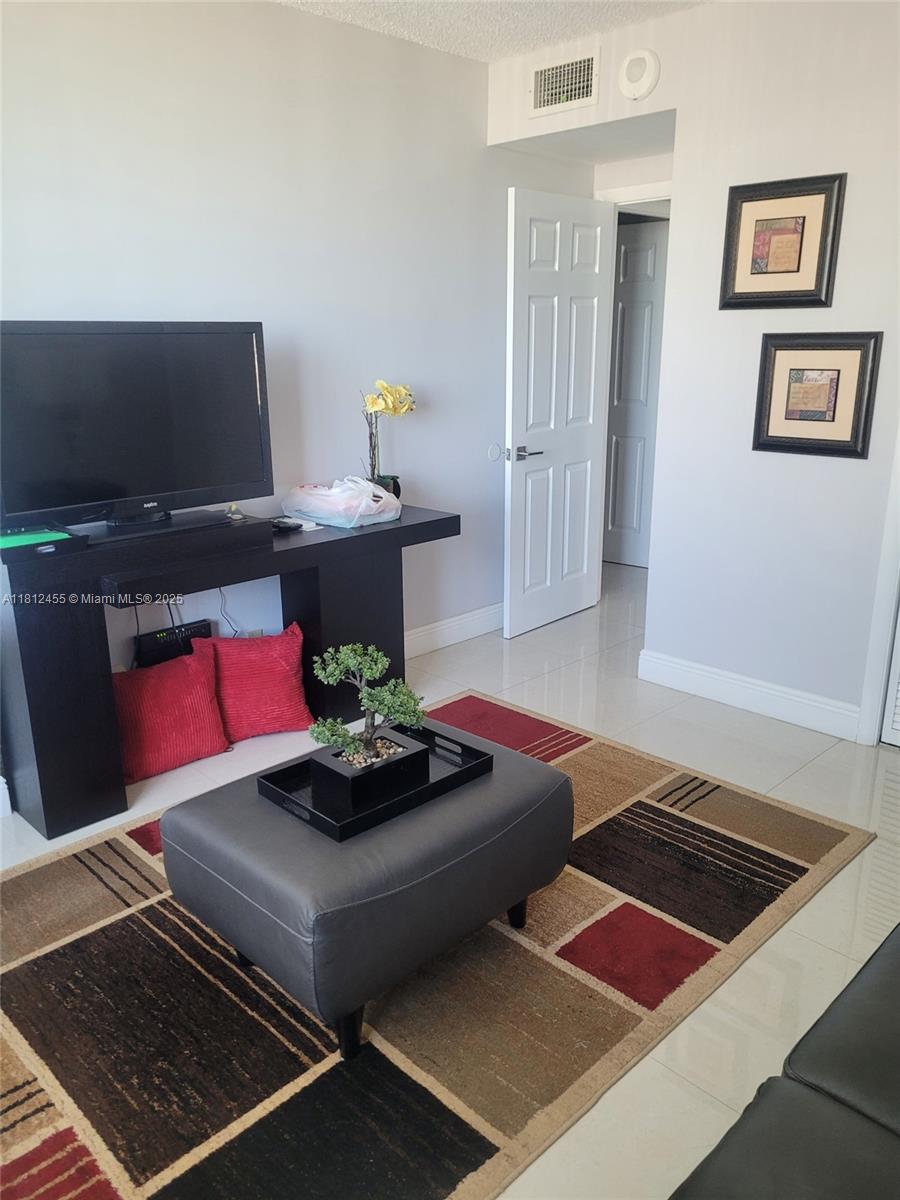 4330 Hillcrest Dr #619, Hollywood, Florida image 18