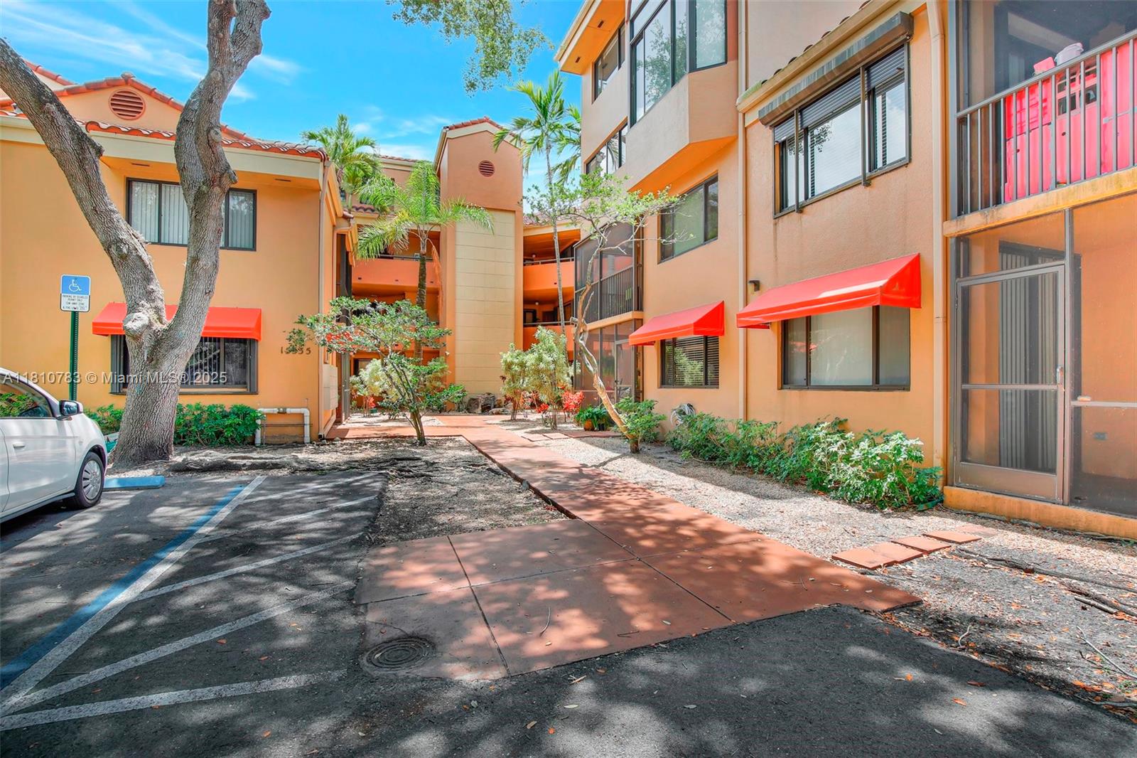 15535 Miami Lakeway N Unit 106, Miami Lakes, Florida 33014