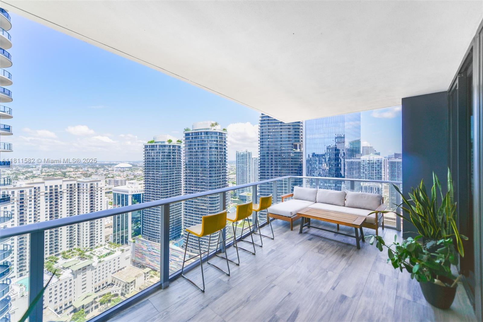 Apartamento para Alugar em Miami, FL