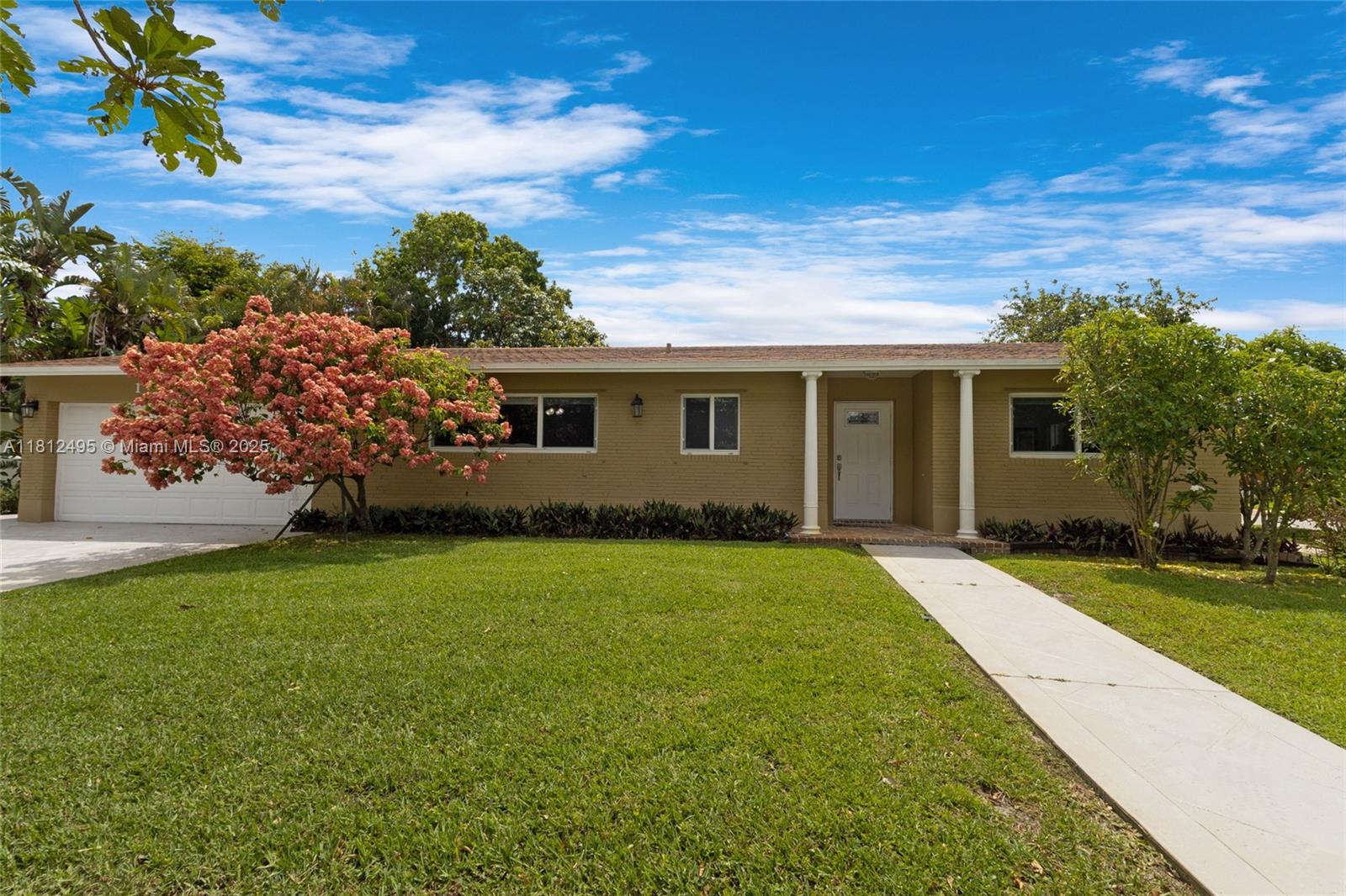10421 NW 21st St, Pembroke Pines, Florida image 2