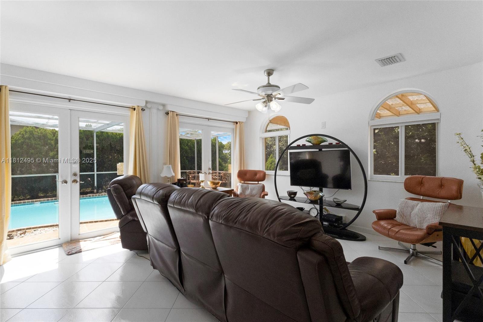 10421 NW 21st St, Pembroke Pines, Florida image 5