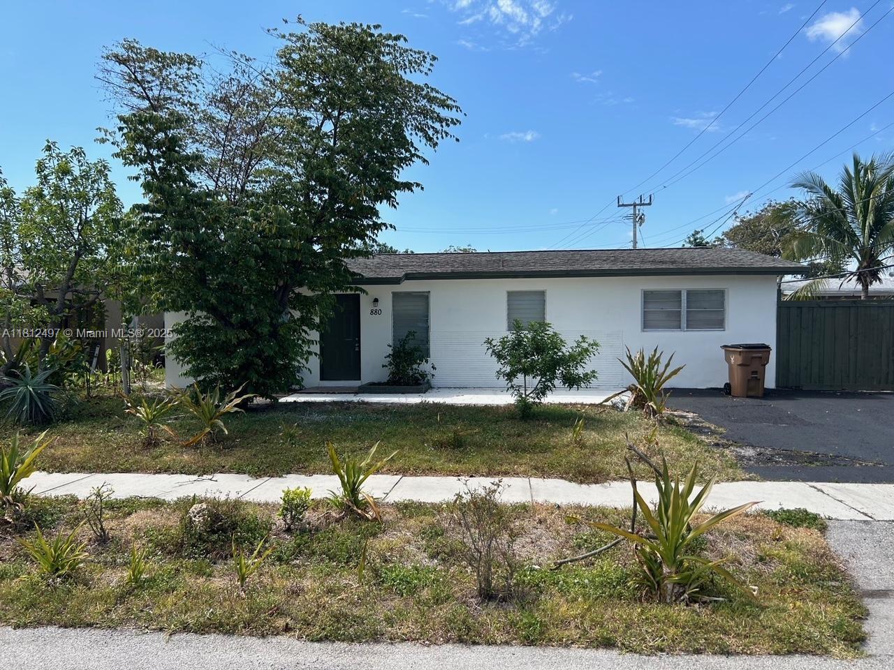 880 NE 49th St, Deerfield Beach, Florida image 2