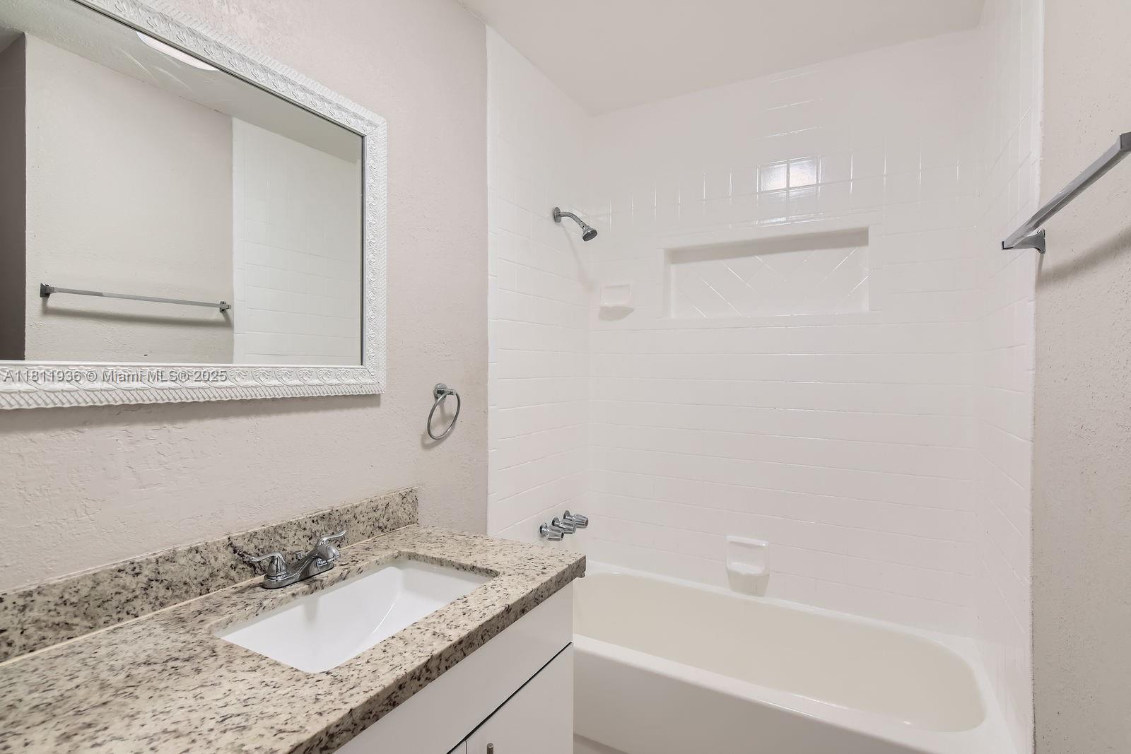 7521 Granada Blvd, Miramar, Florida image 18