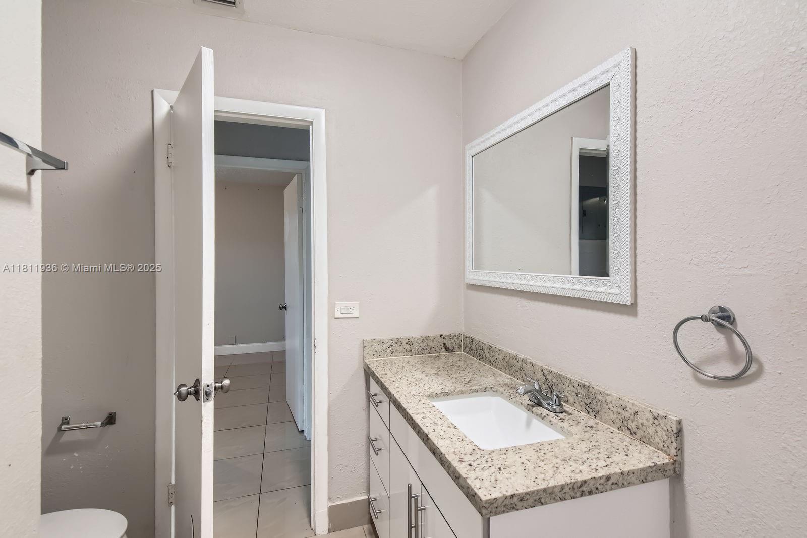 7521 Granada Blvd, Miramar, Florida image 19