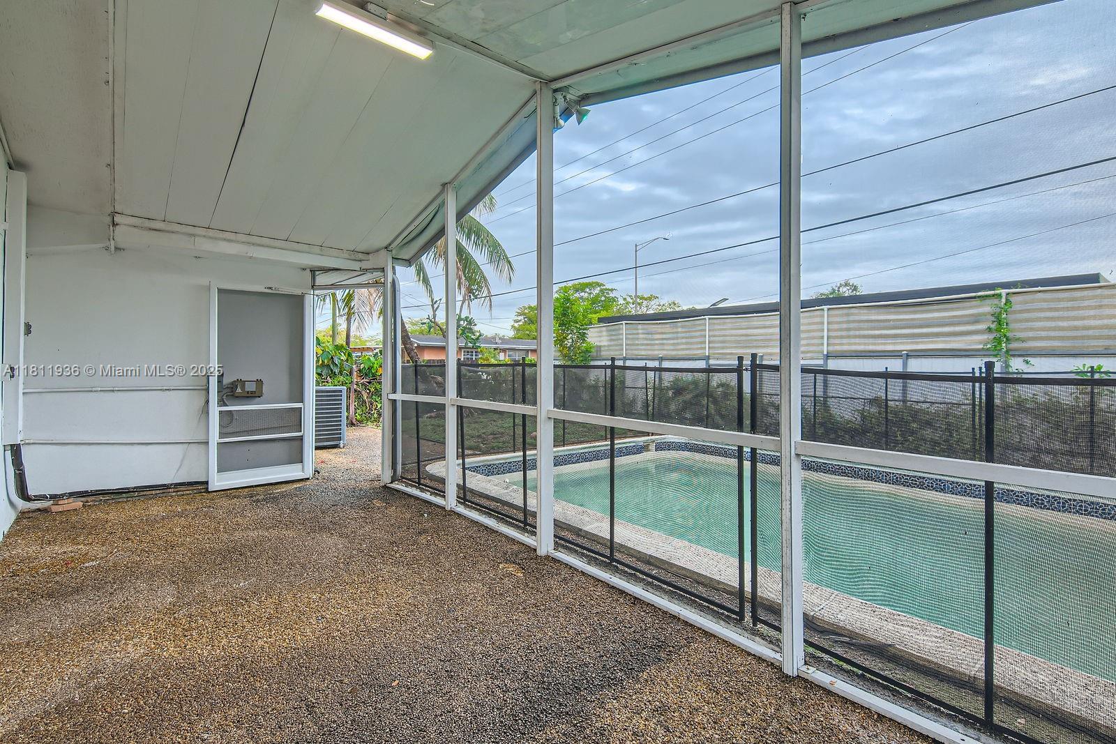 7521 Granada Blvd, Miramar, Florida image 20