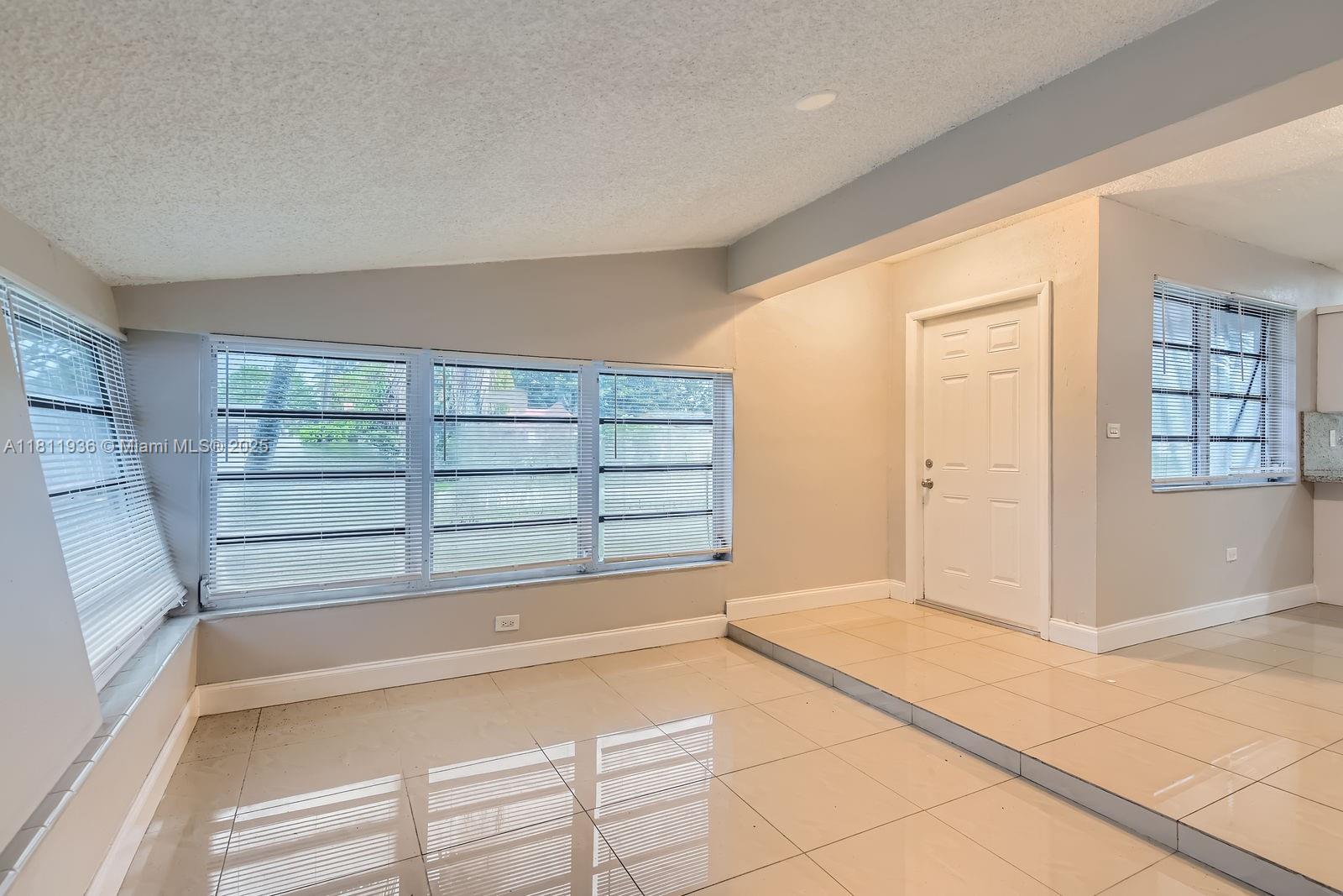 7521 Granada Blvd, Miramar, Florida image 6