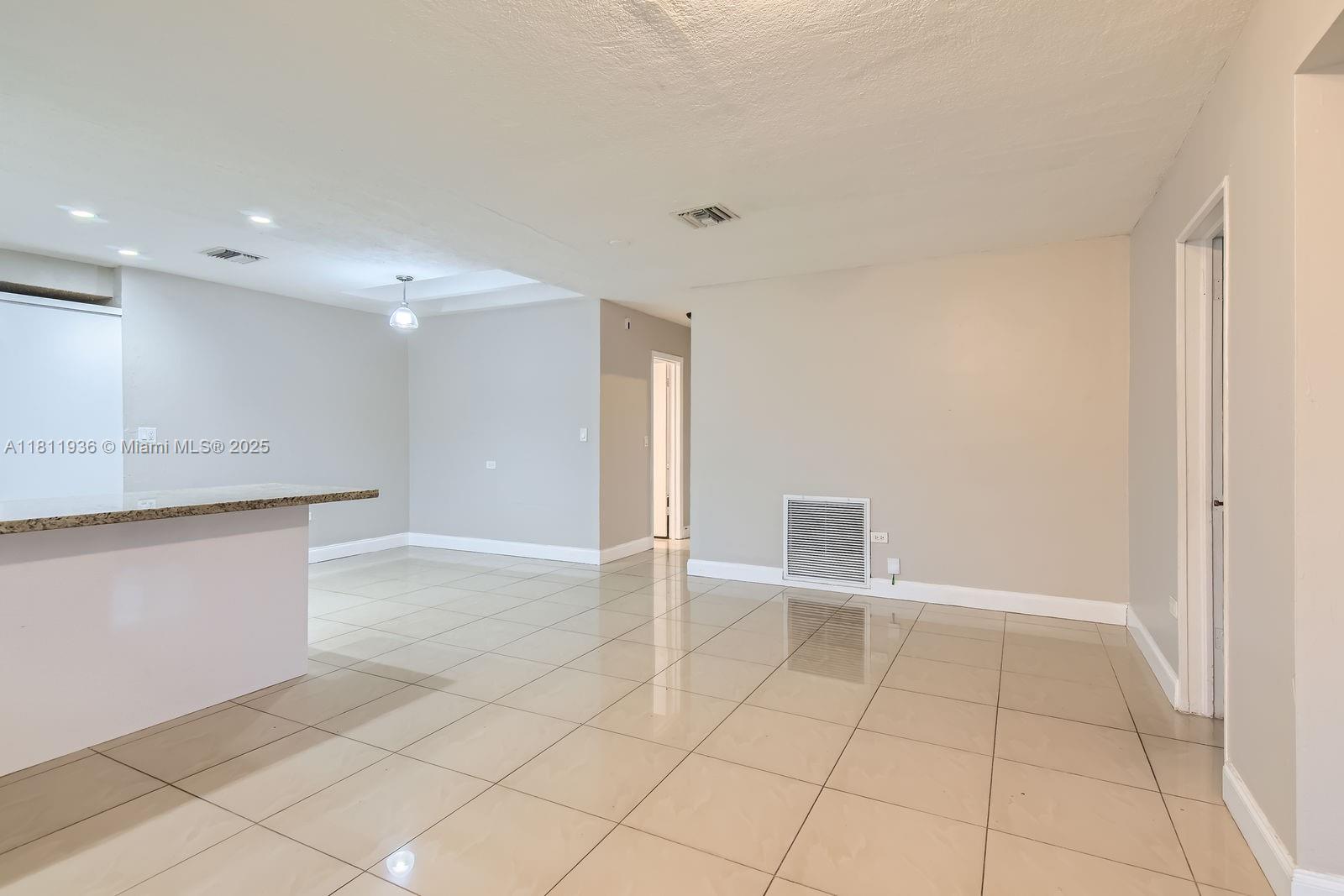 7521 Granada Blvd, Miramar, Florida image 7