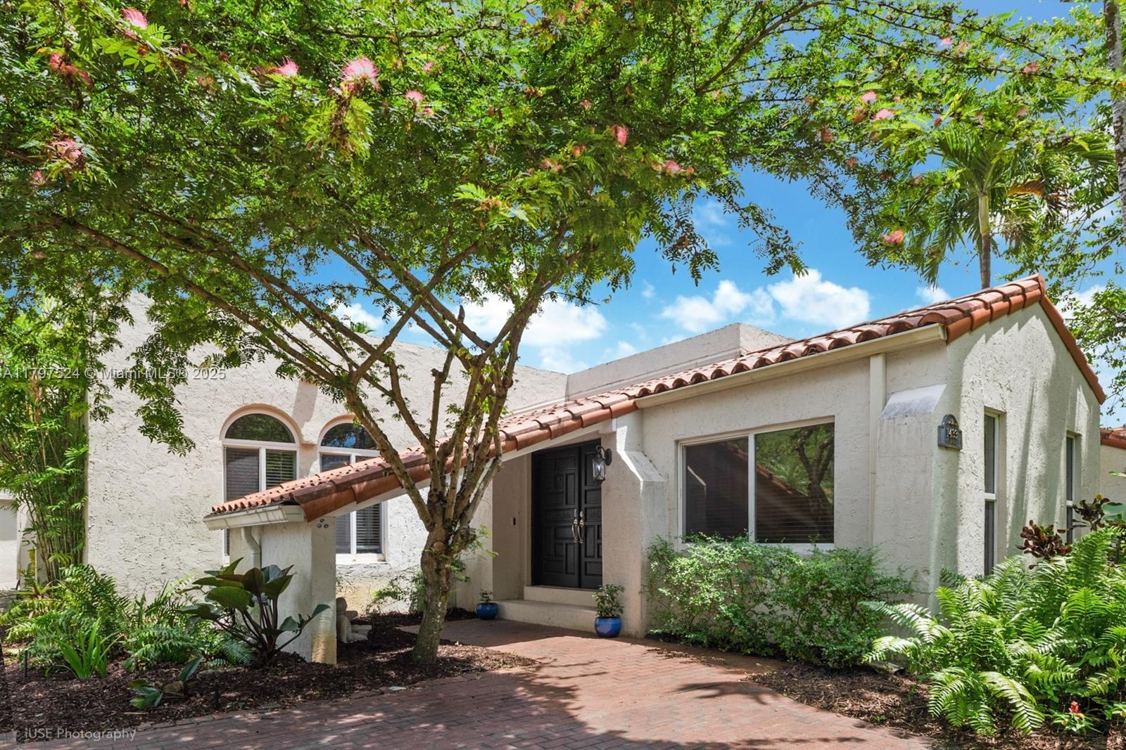 1433 Santa Cruz Ave, Coral Gables, Florida image 2