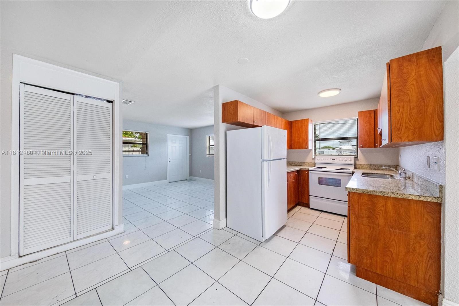 3515 NW 205th St, Miami Gardens, Florida image 14