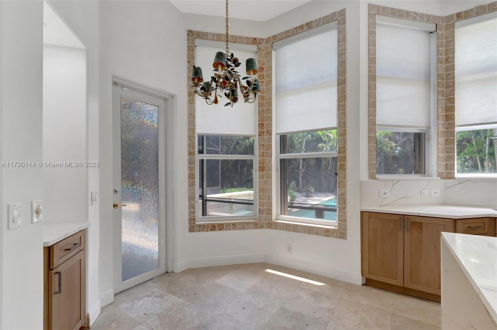 8244 Lakeview Dr, West Palm Beach, Florida image 31