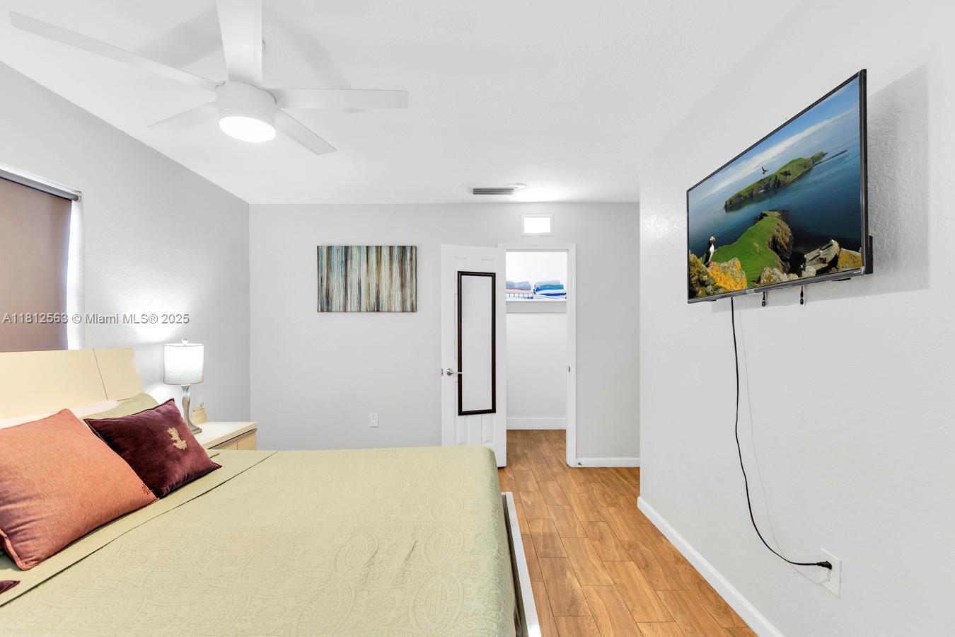 7509 Hayes St, Hollywood, Florida image 20