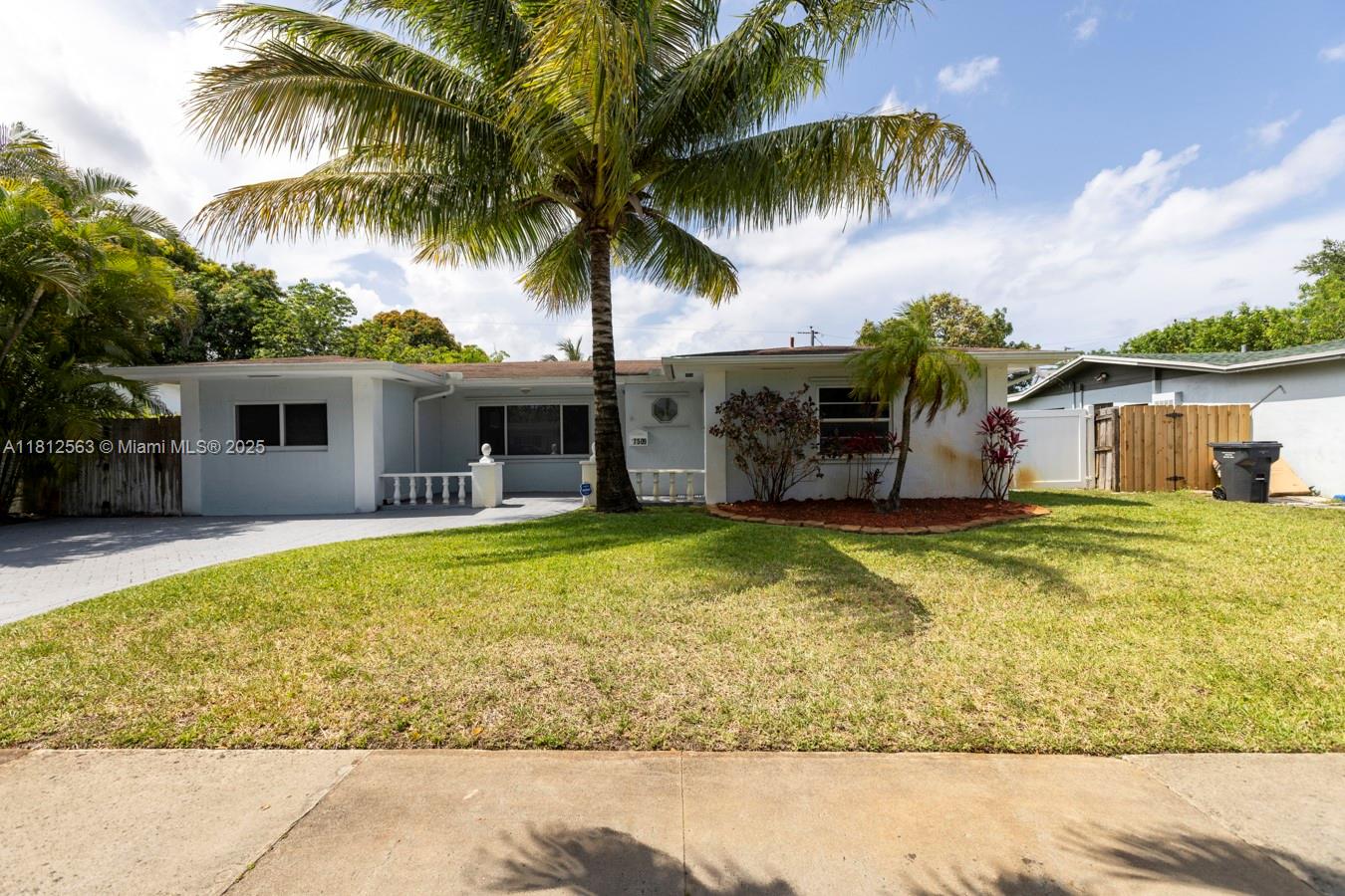 7509 Hayes St, Hollywood, Florida image 37