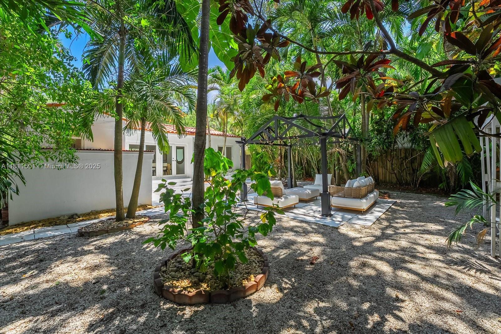 8538 NE 4th Ave, El Portal, Florida image 2