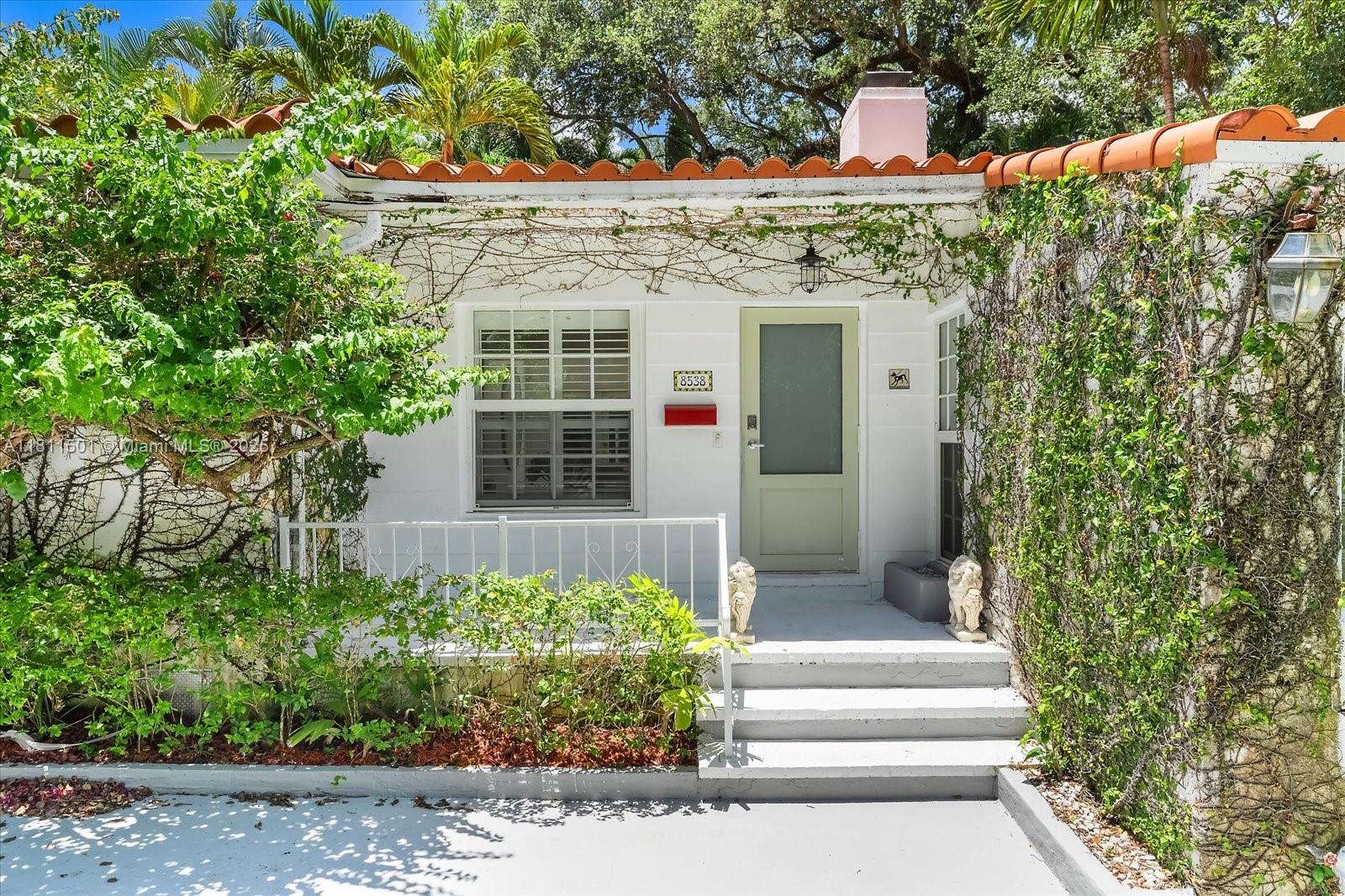 8538 NE 4th Ave, El Portal, Florida image 26