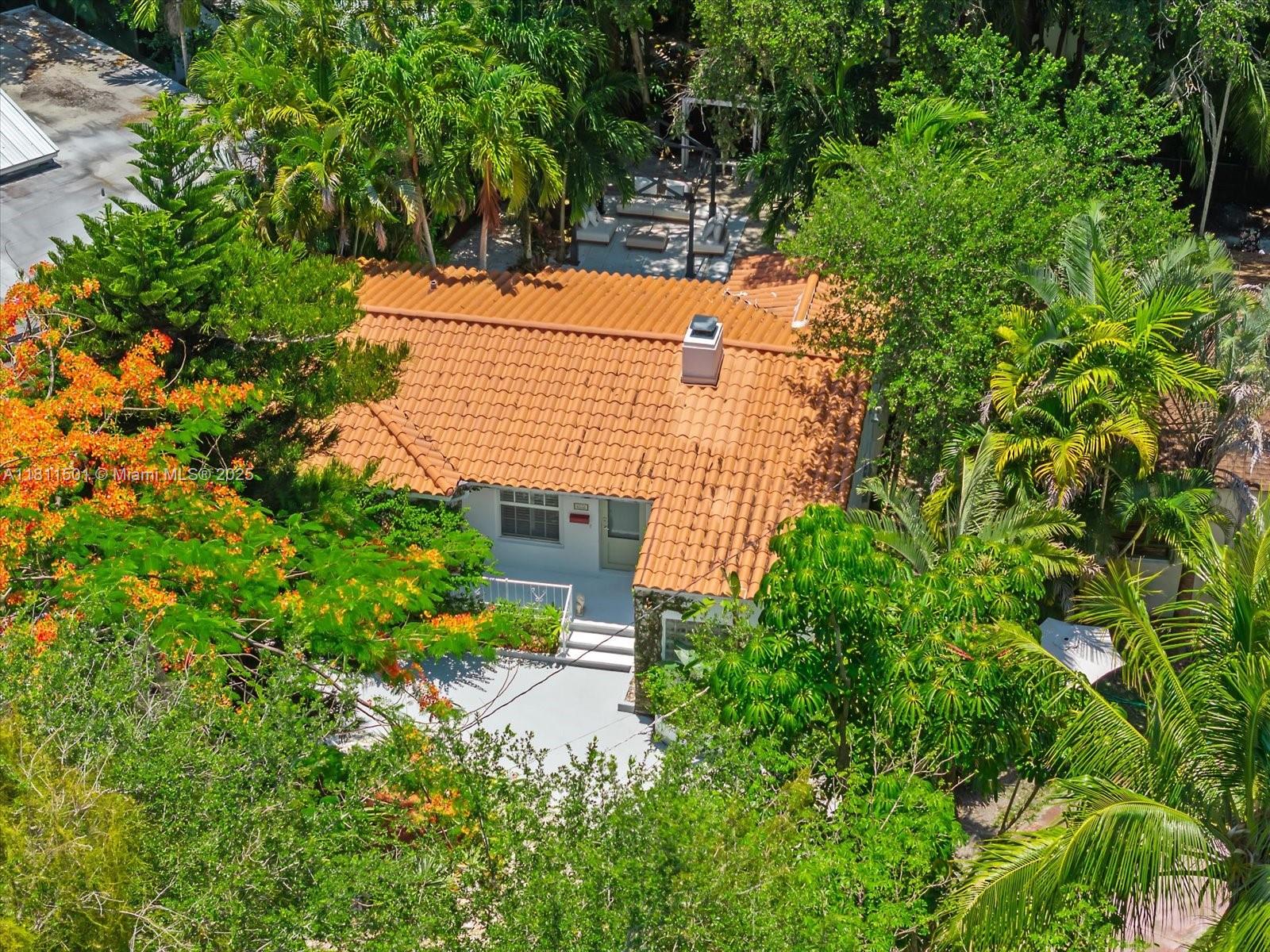 8538 NE 4th Ave, El Portal, Florida image 28