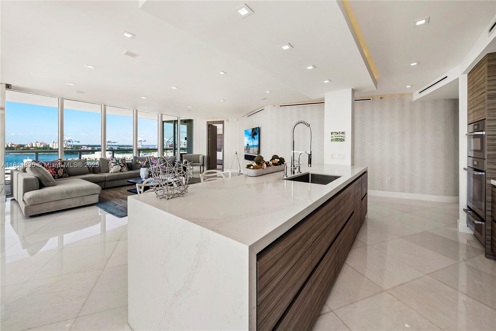 450 Alton Rd #1007, Miami Beach, Florida image 2