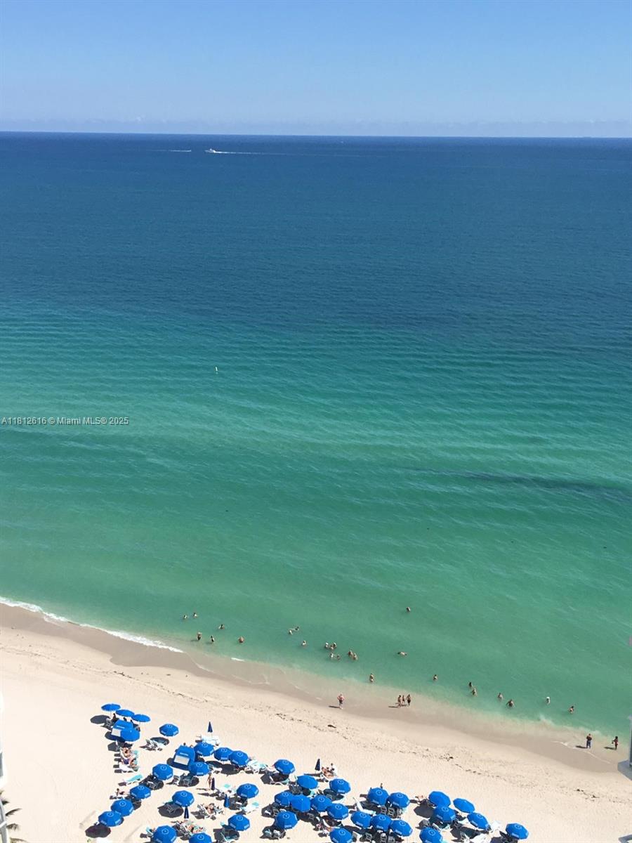 Apartamento para Alugar em Sunny Isles Beach, FL