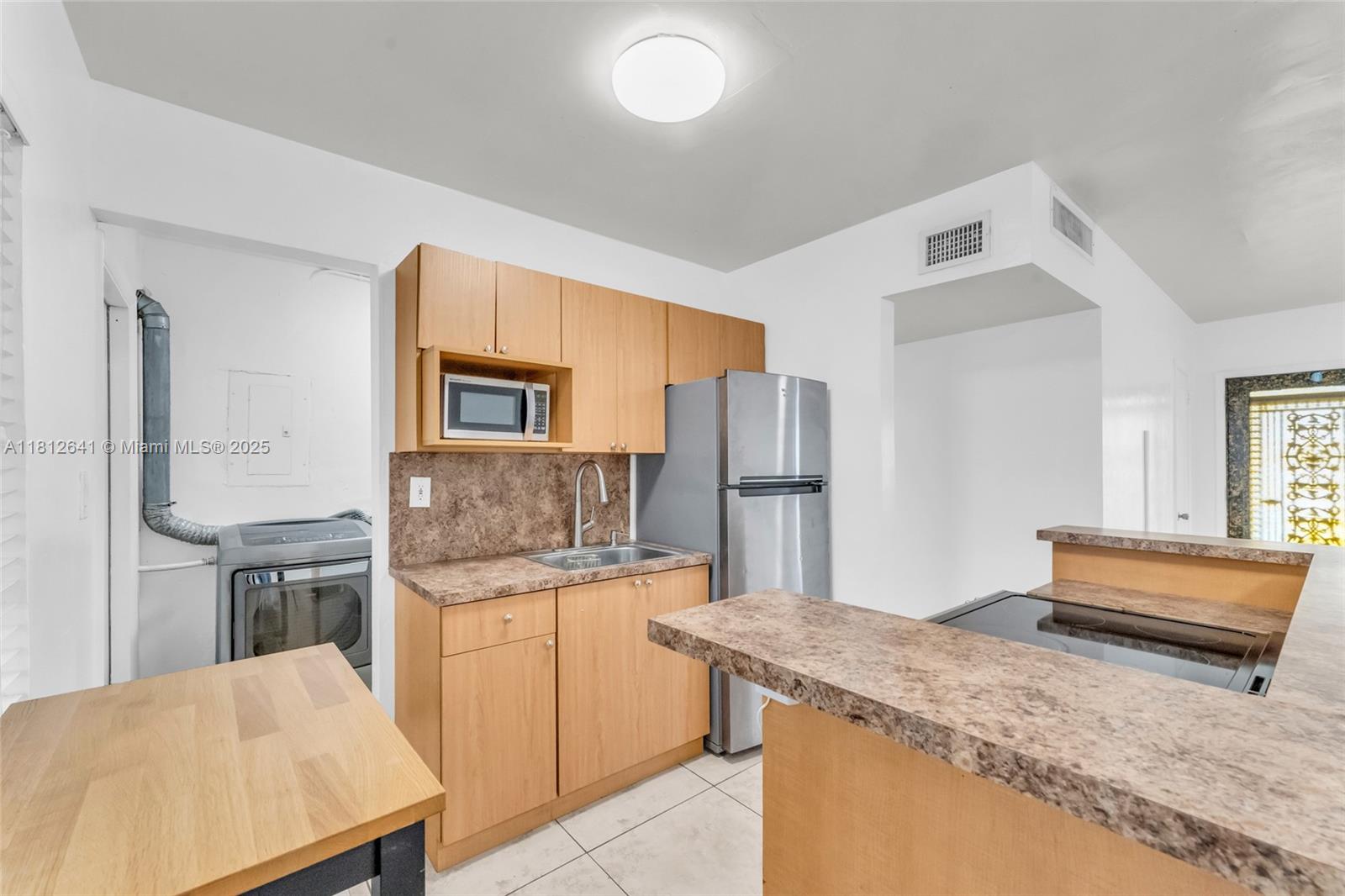 775 E 8th St, Hialeah, Florida image 11