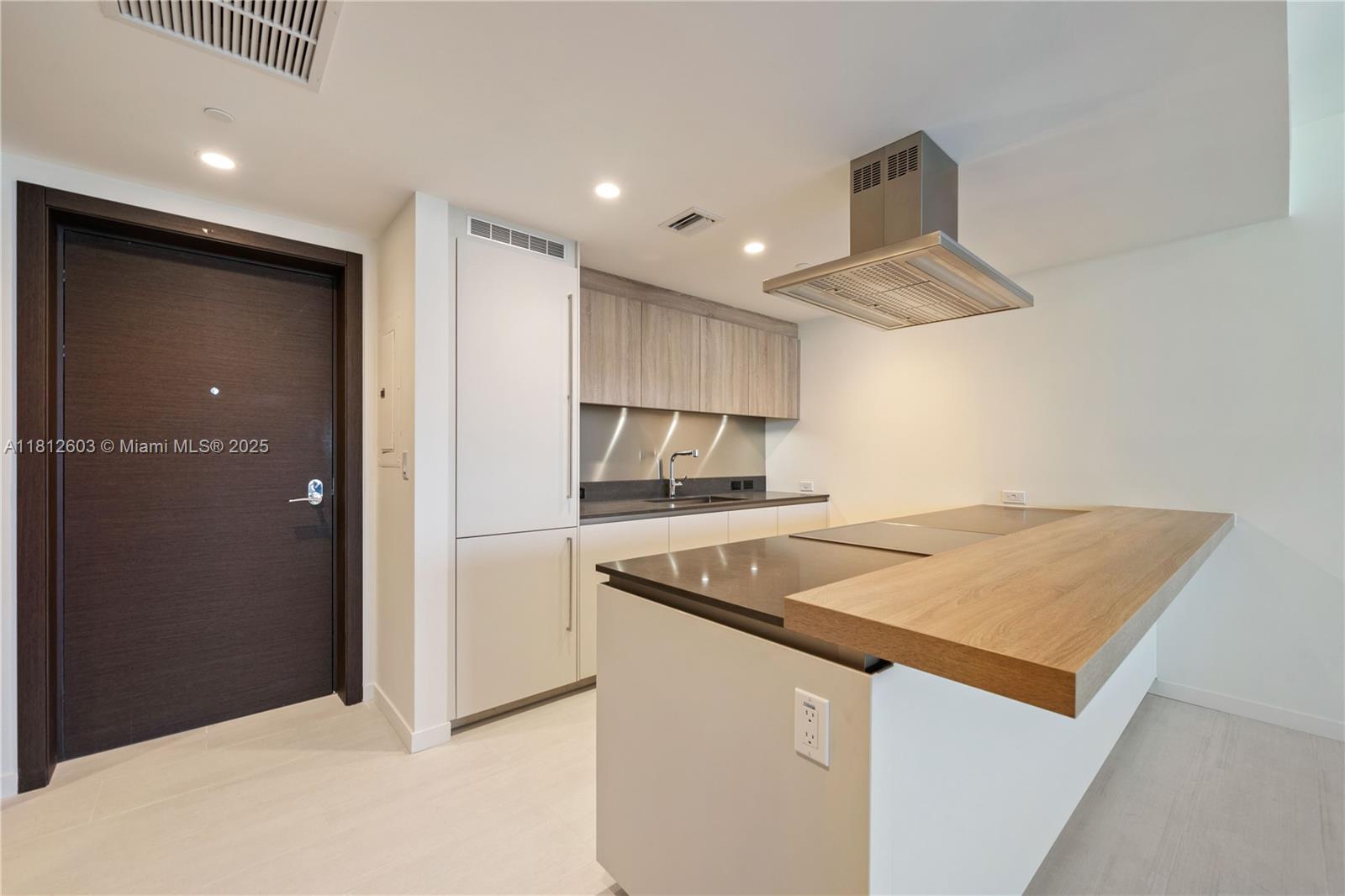 1000 Brickell Plz #3206, Miami FL 33131