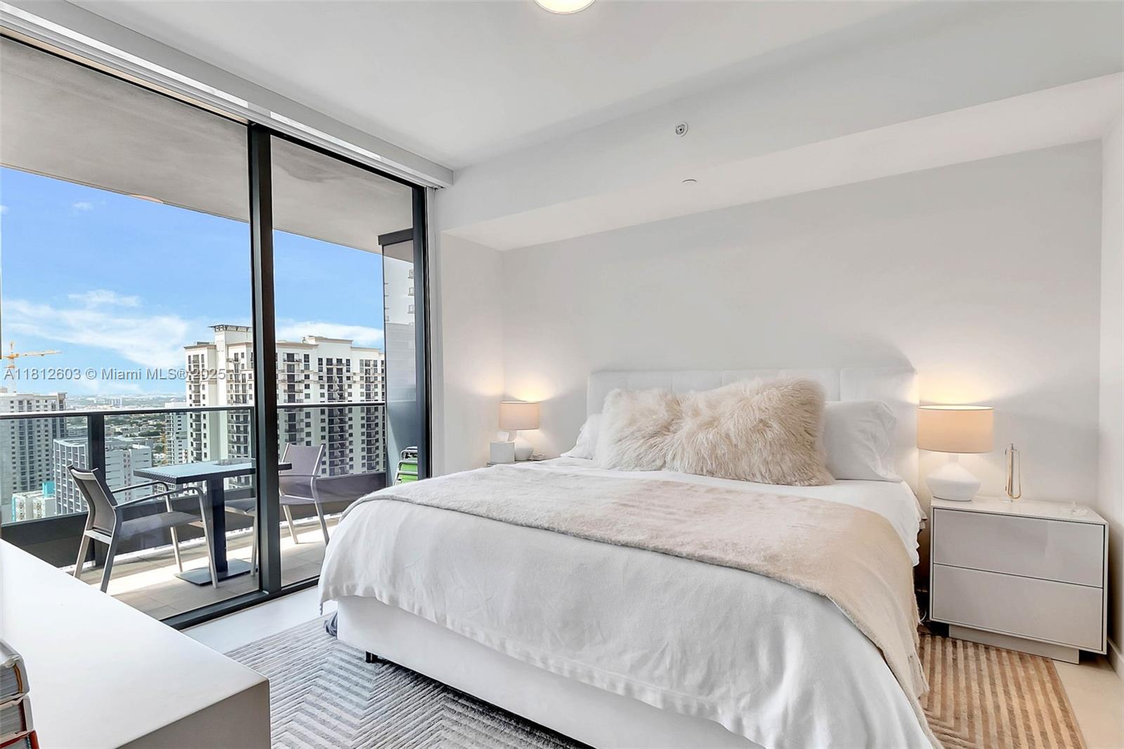 1000 Brickell Plz #3206, Miami FL 33131