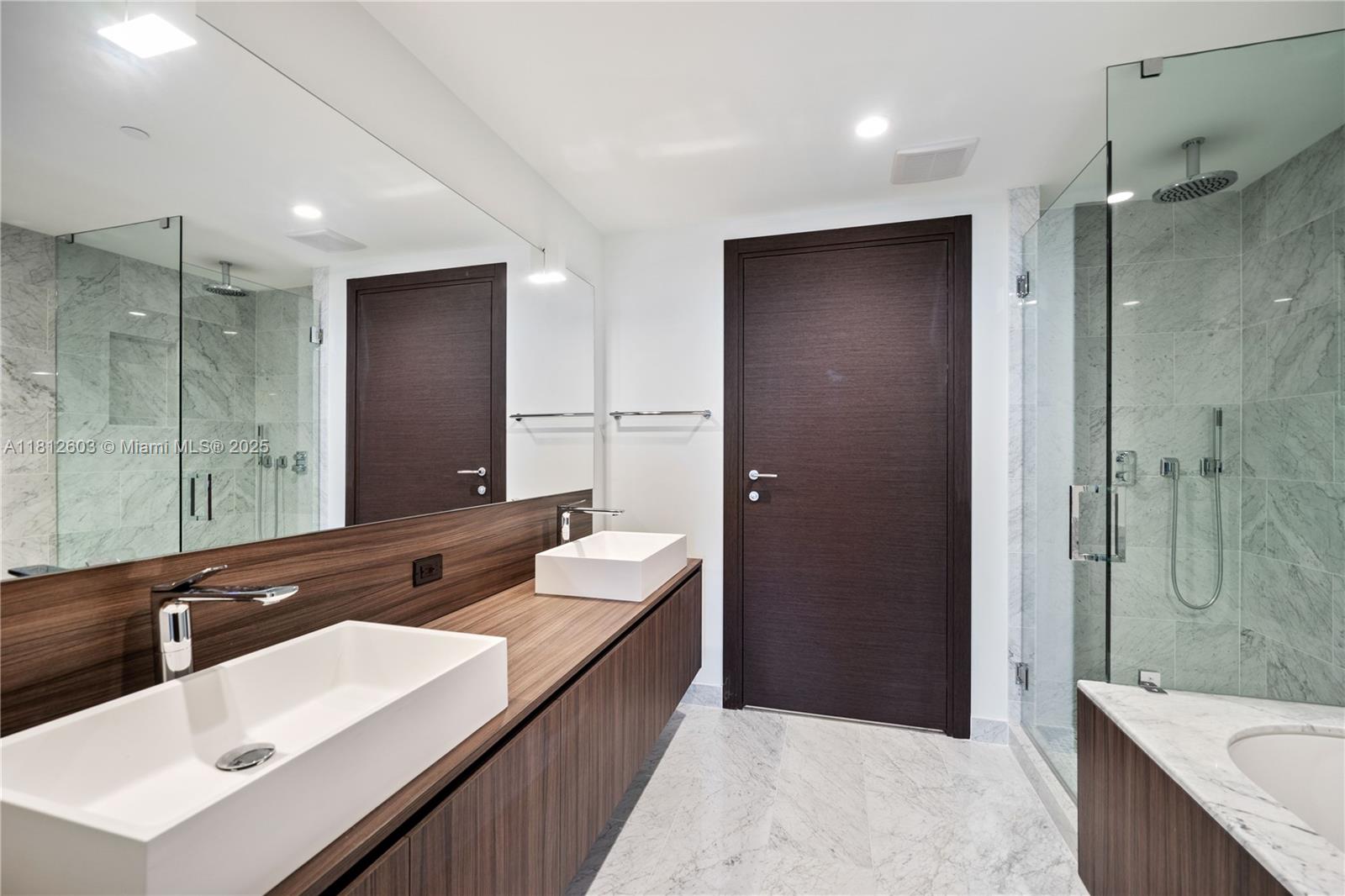 1000 Brickell Plz #3206, Miami FL 33131