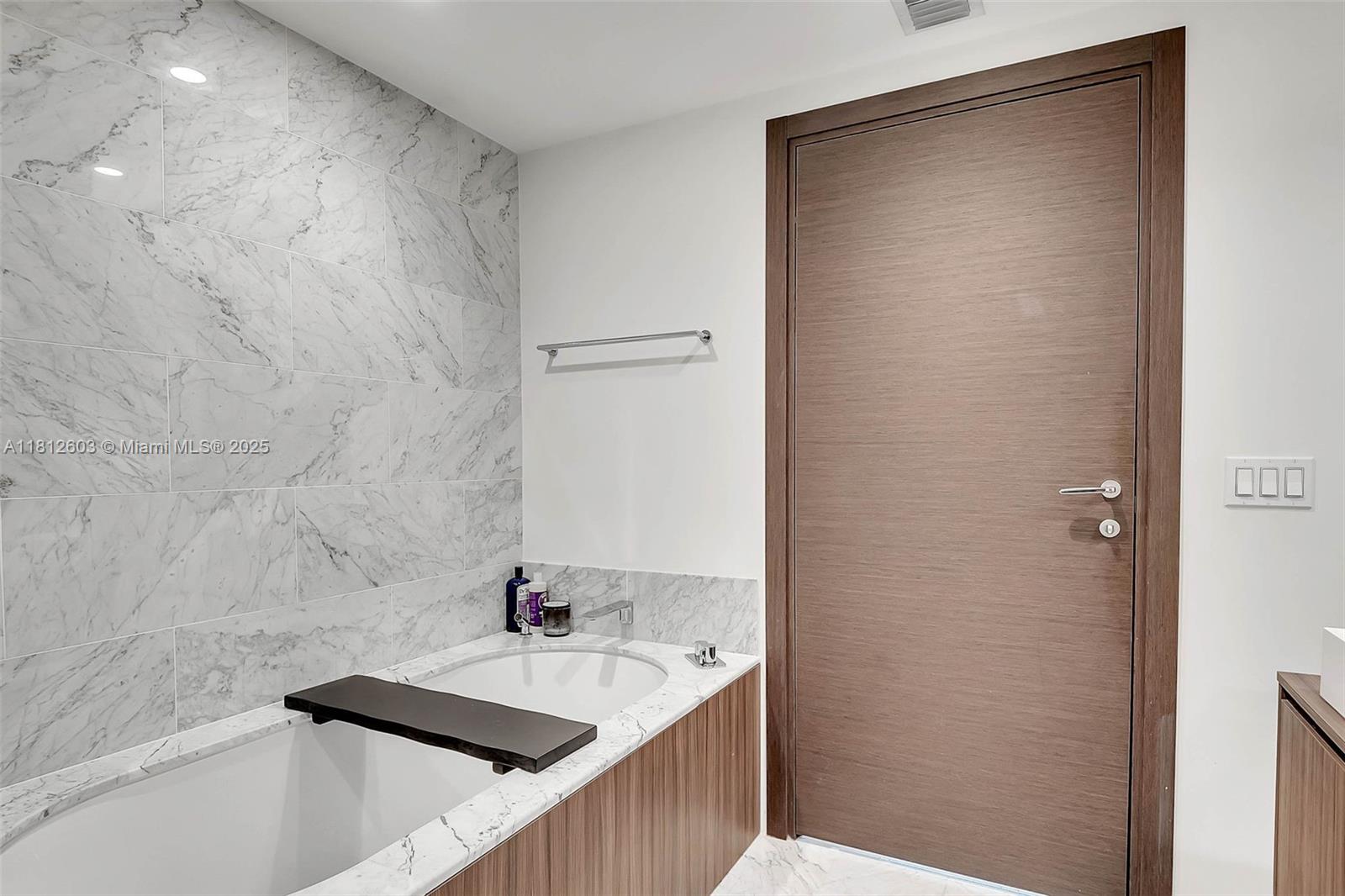 1000 Brickell Plz #3206, Miami FL 33131