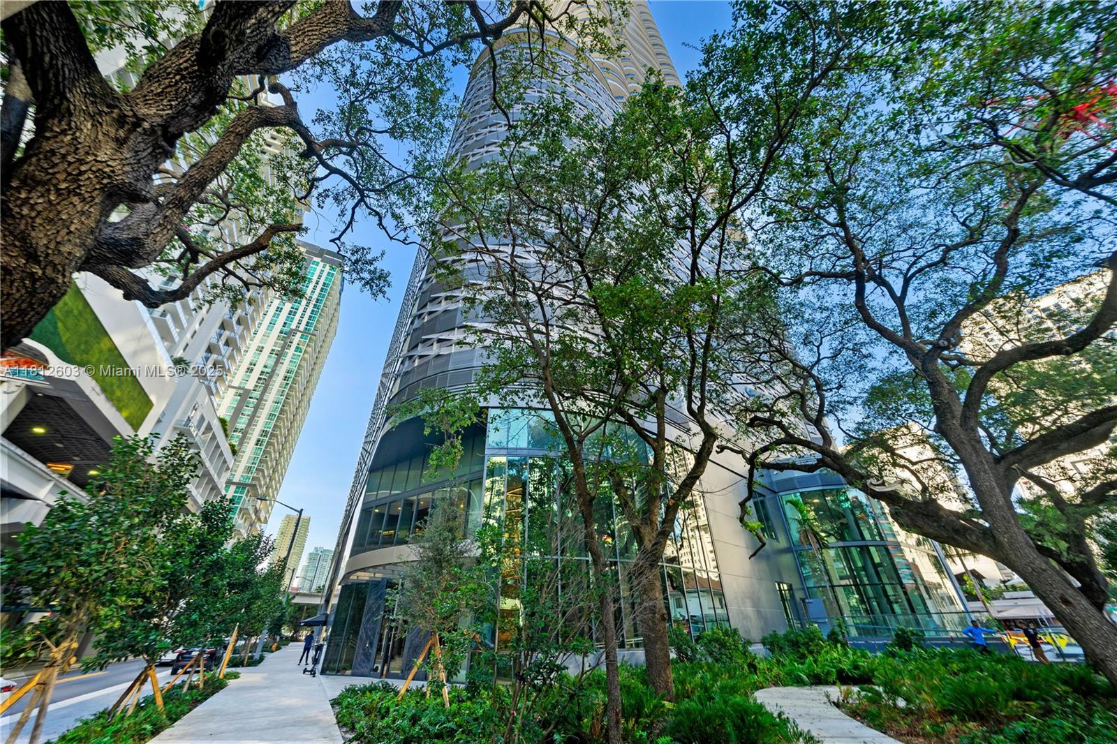 1000 Brickell Plz #3206, Miami FL 33131