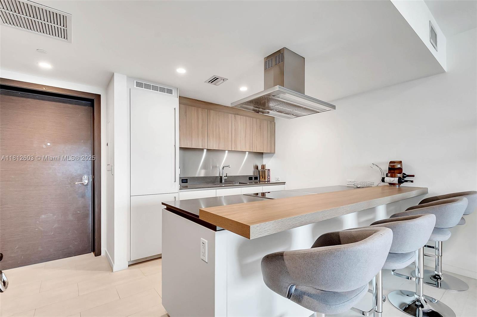 1000 Brickell Plz #3206, Miami FL 33131