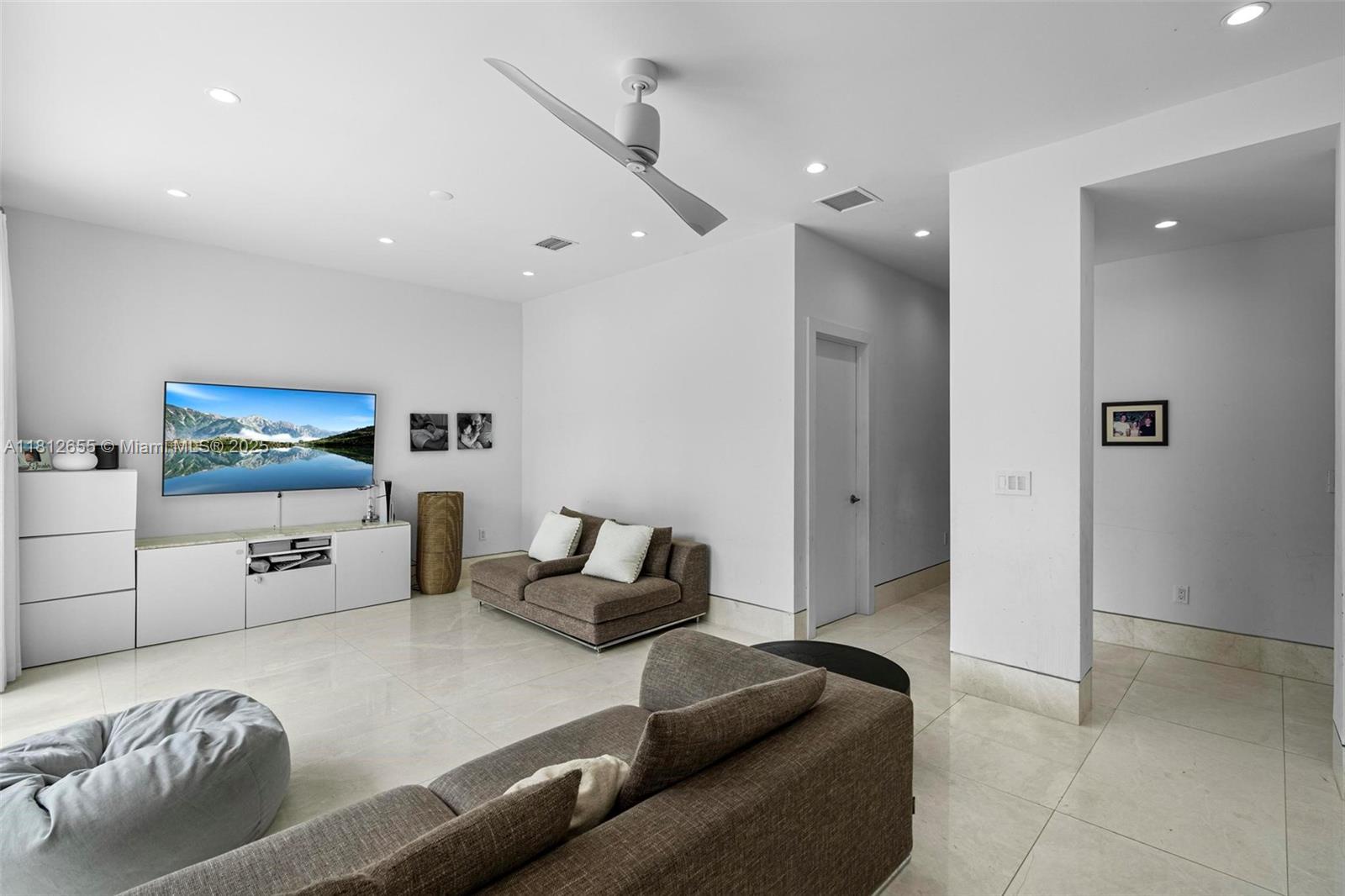 537 Marmore Ave, Coral Gables, Florida image 22