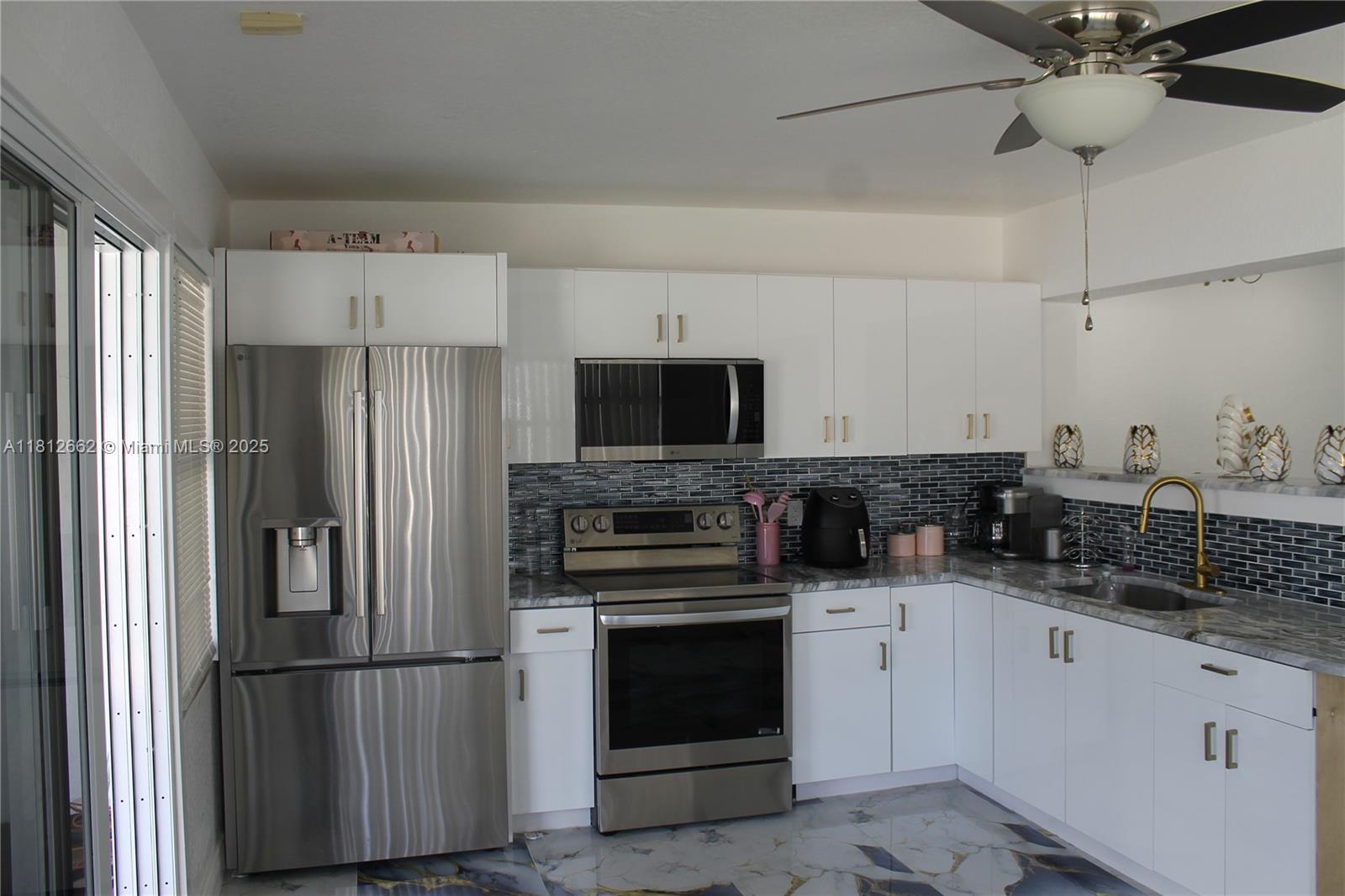 3626 Victoria Dr, West Palm Beach, Florida image 2