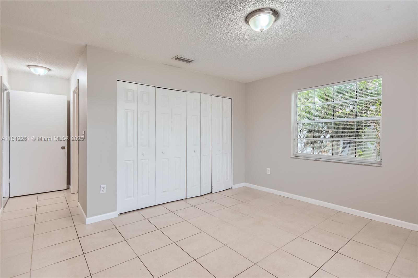 20316 NW 32nd Path, Miami Gardens, Florida image 12