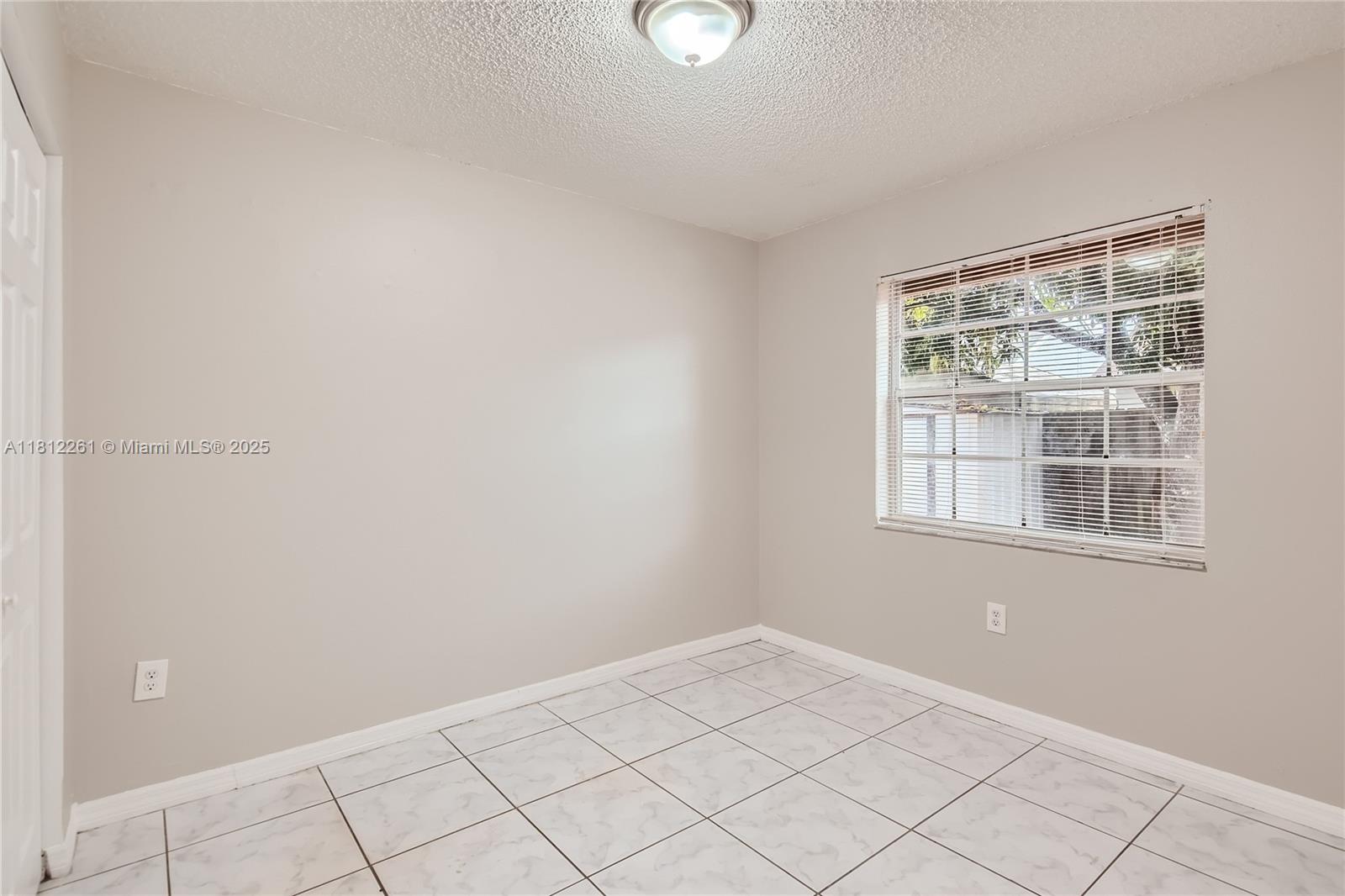 20316 NW 32nd Path, Miami Gardens, Florida image 16