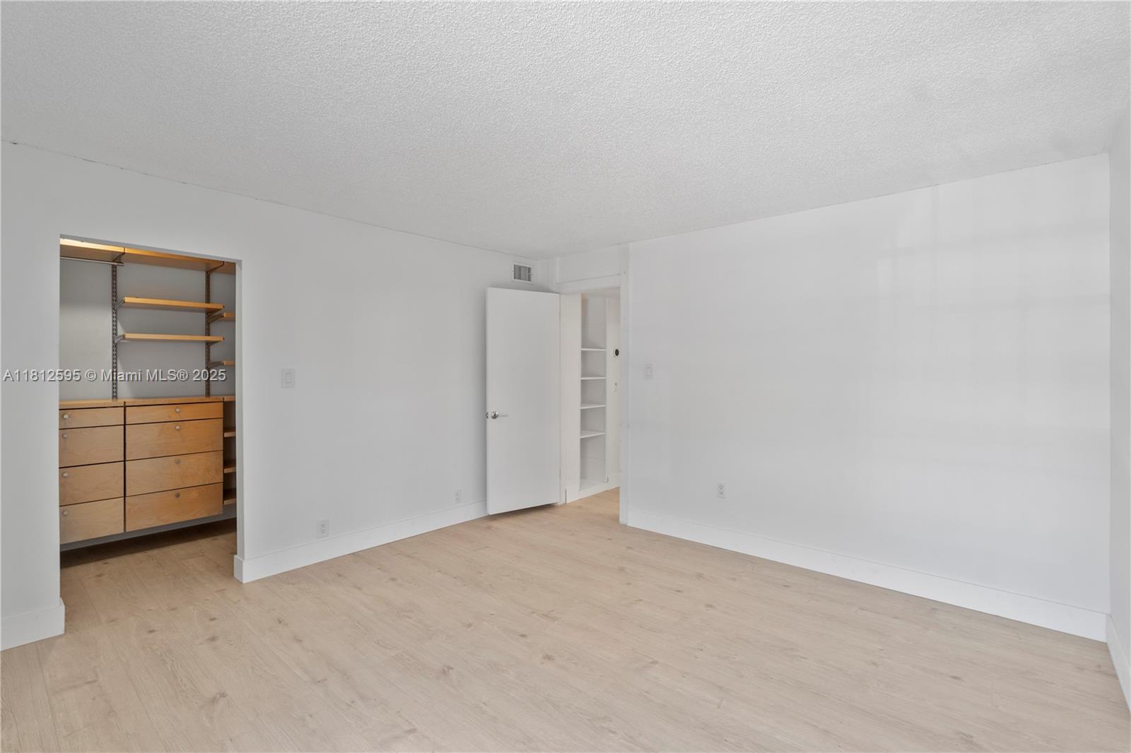 6886 Kendall Dr Unit D207, Pinecrest, Florida 33156