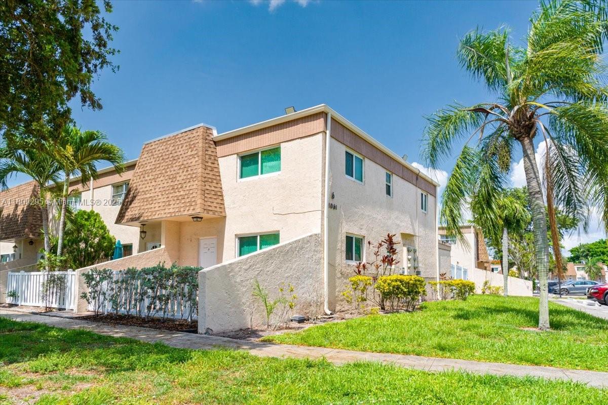 1061 NW 80th Ave #J, Margate, Florida image 1