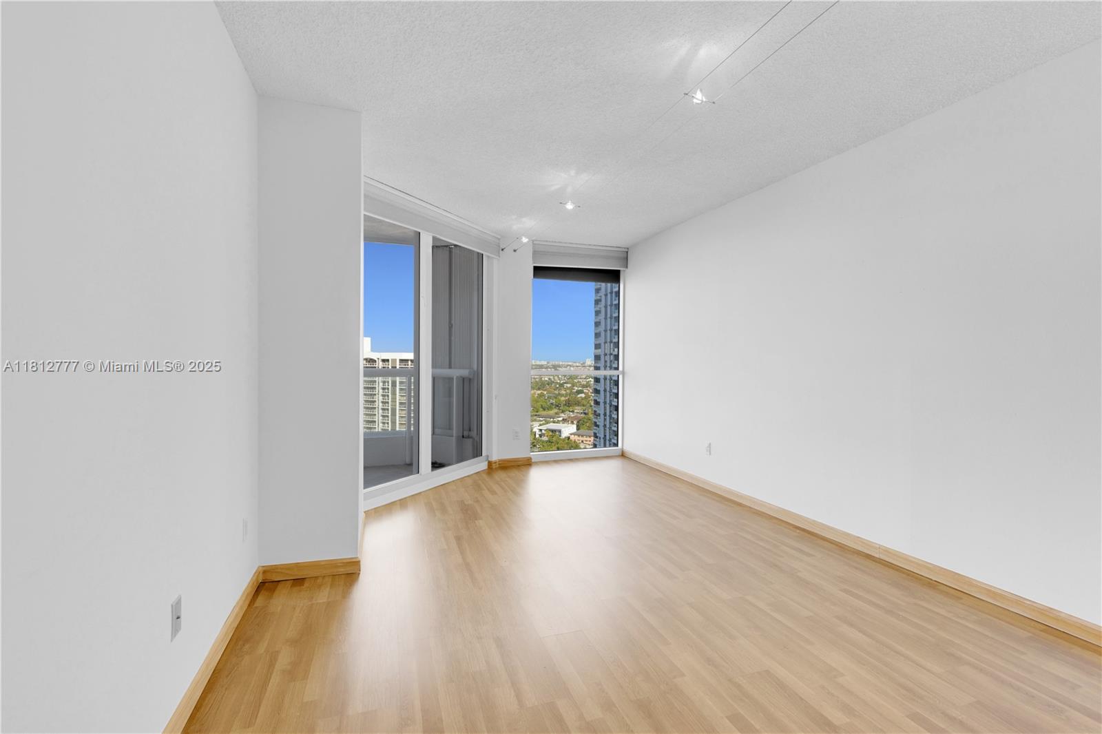 21055 Yacht Club Dr #2104, Aventura, Florida image 17